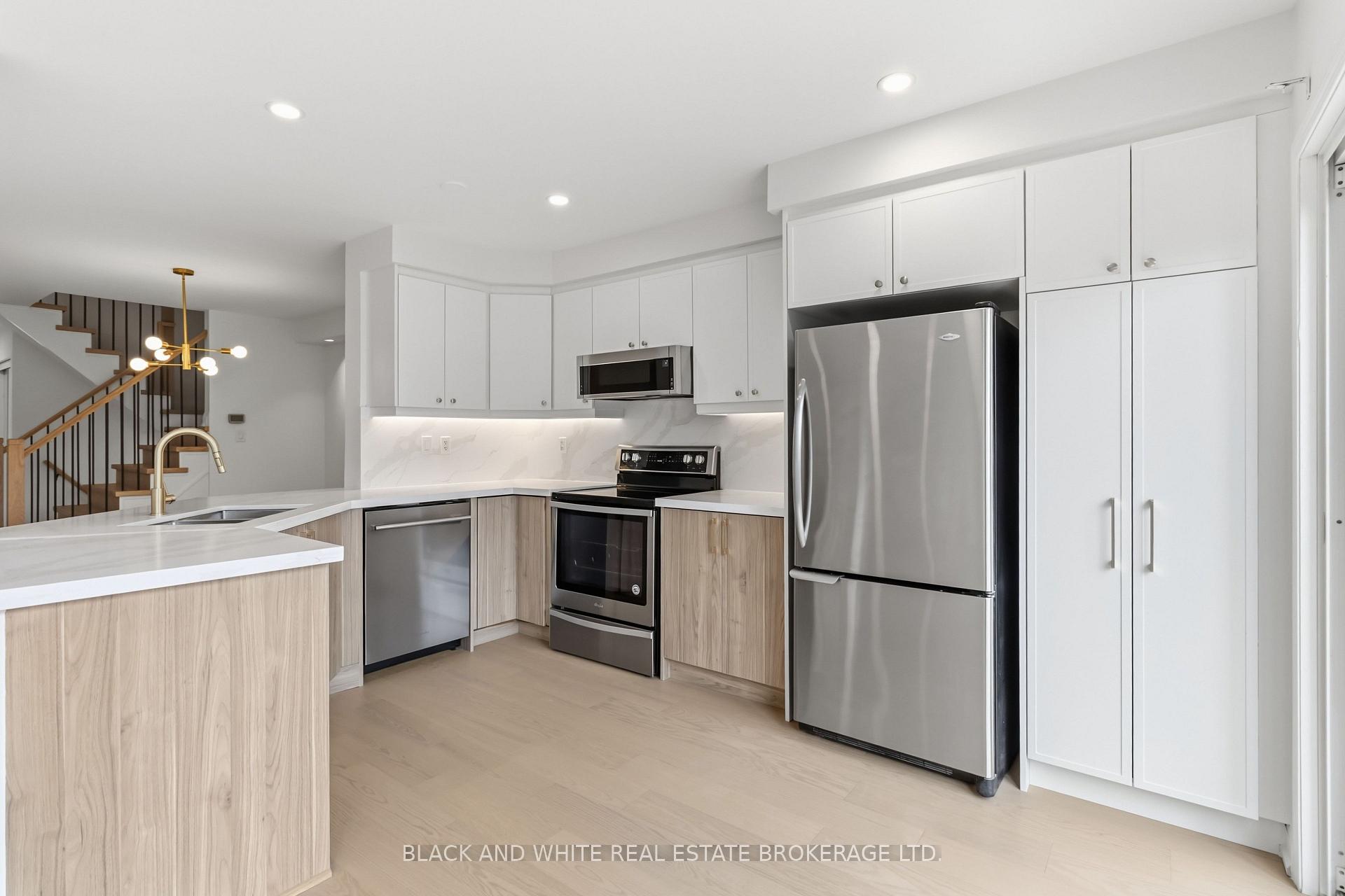 Photo 7 of 3178 Stornoway Circle, Oakville, Bronte Creek — HOMEH
