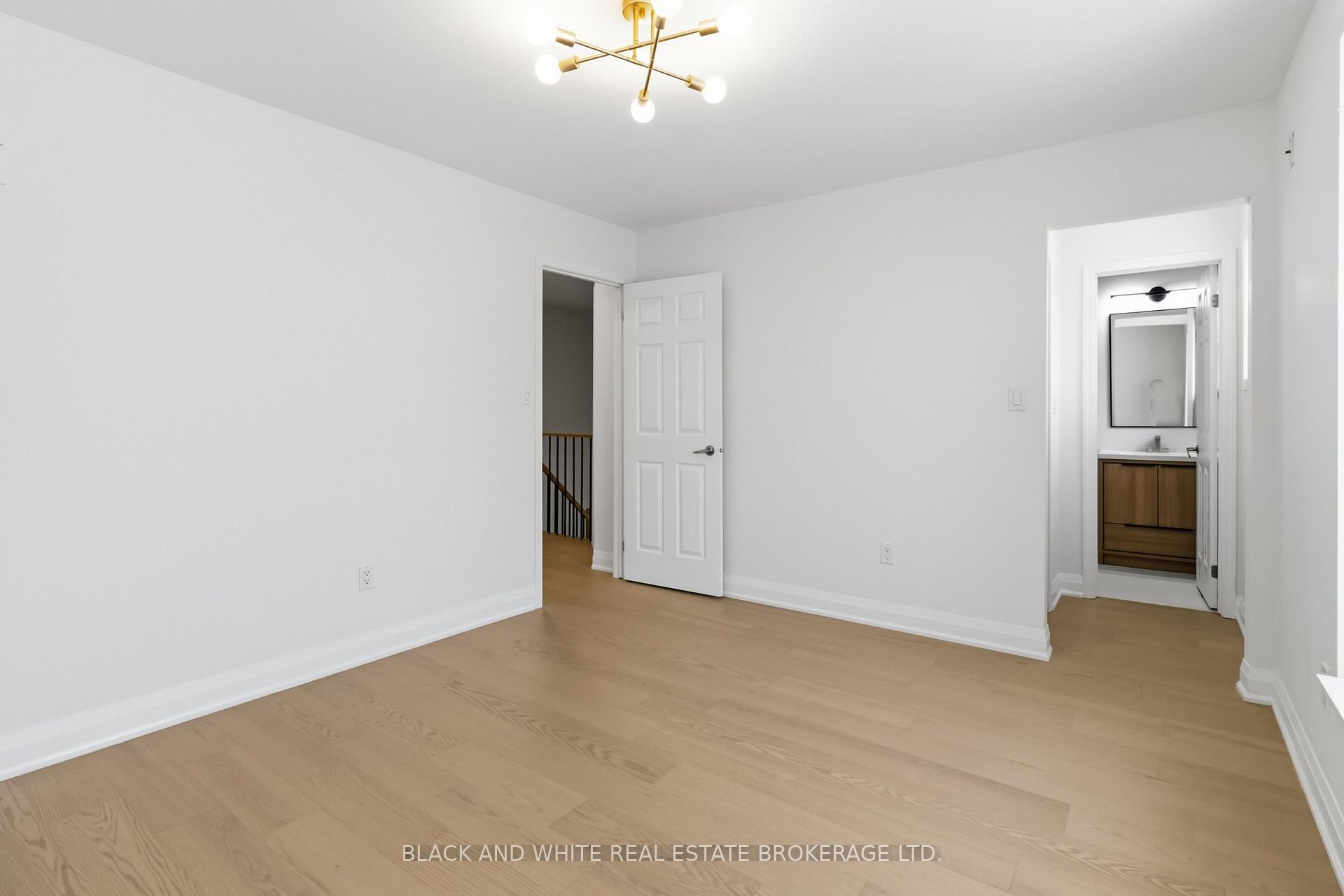 Photo 10 of 3178 Stornoway Circle, Oakville, Bronte Creek — HOMEH