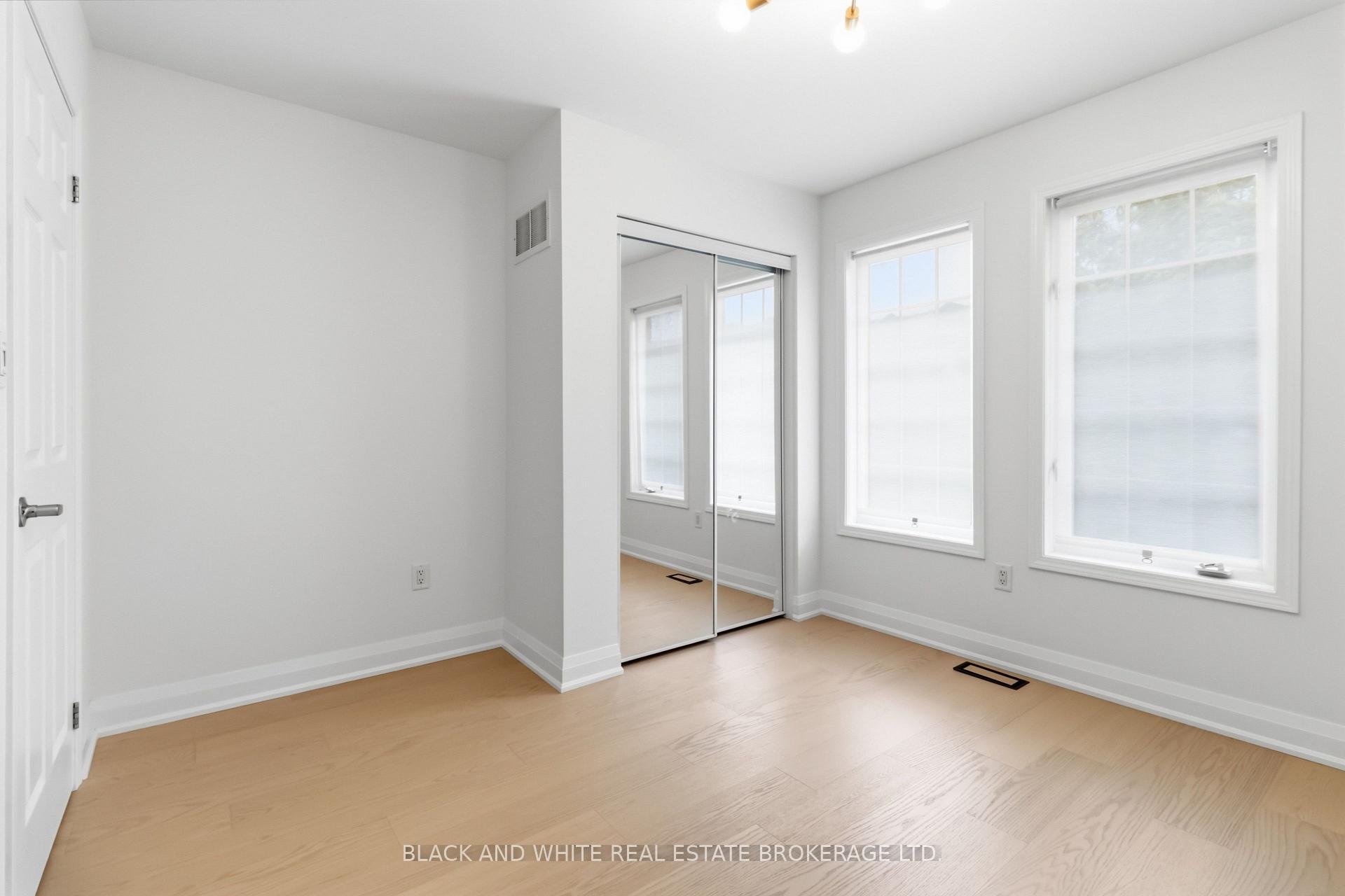 Photo 14 of 3178 Stornoway Circle, Oakville, Bronte Creek — HOMEH