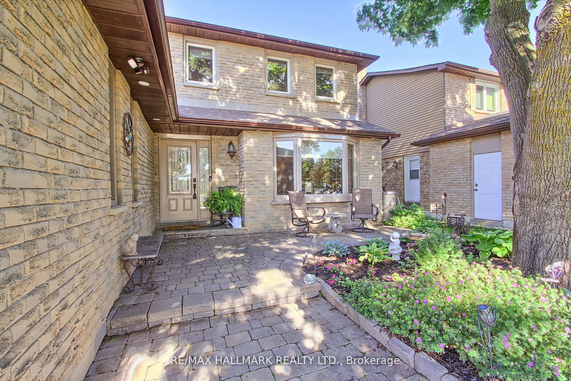 Photo 5 of 865 Arnold Crescent, Newmarket, Gorham-College Manor — HOMEH