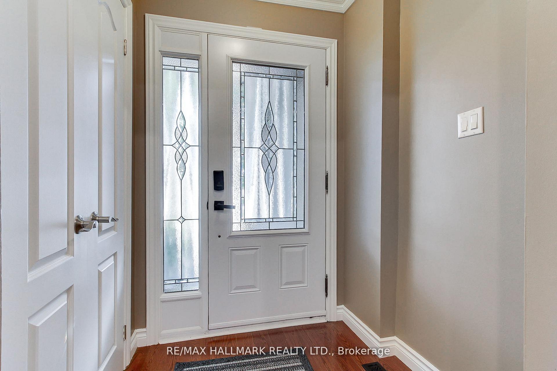 Photo 6 of 865 Arnold Crescent, Newmarket, Gorham-College Manor — HOMEH