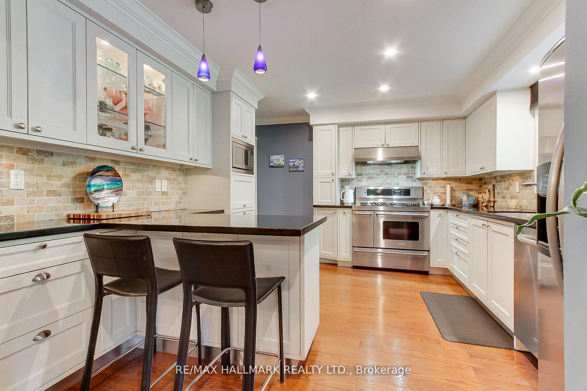 Photo 13 of 865 Arnold Crescent, Newmarket, Gorham-College Manor — HOMEH