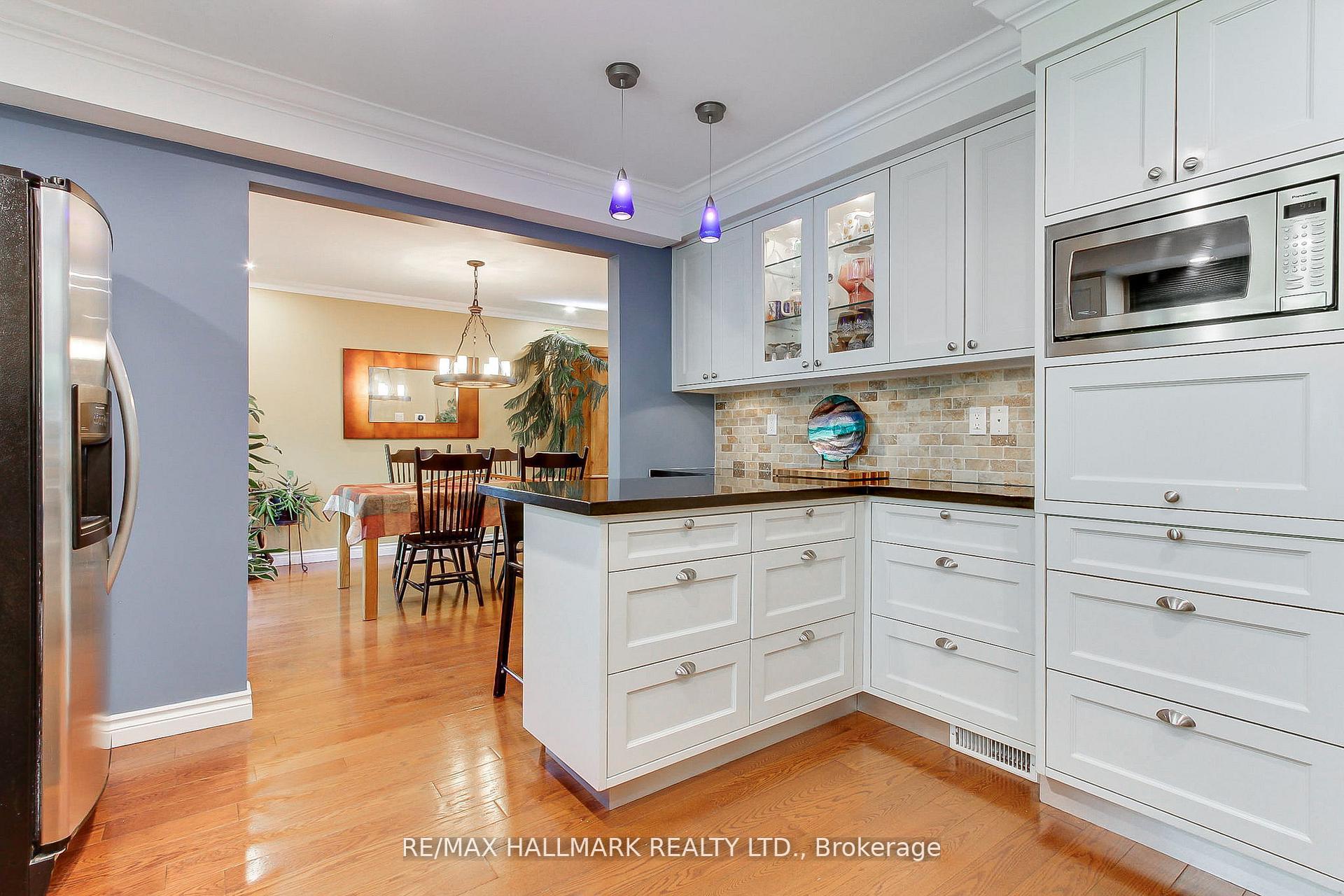 Photo 17 of 865 Arnold Crescent, Newmarket, Gorham-College Manor — HOMEH