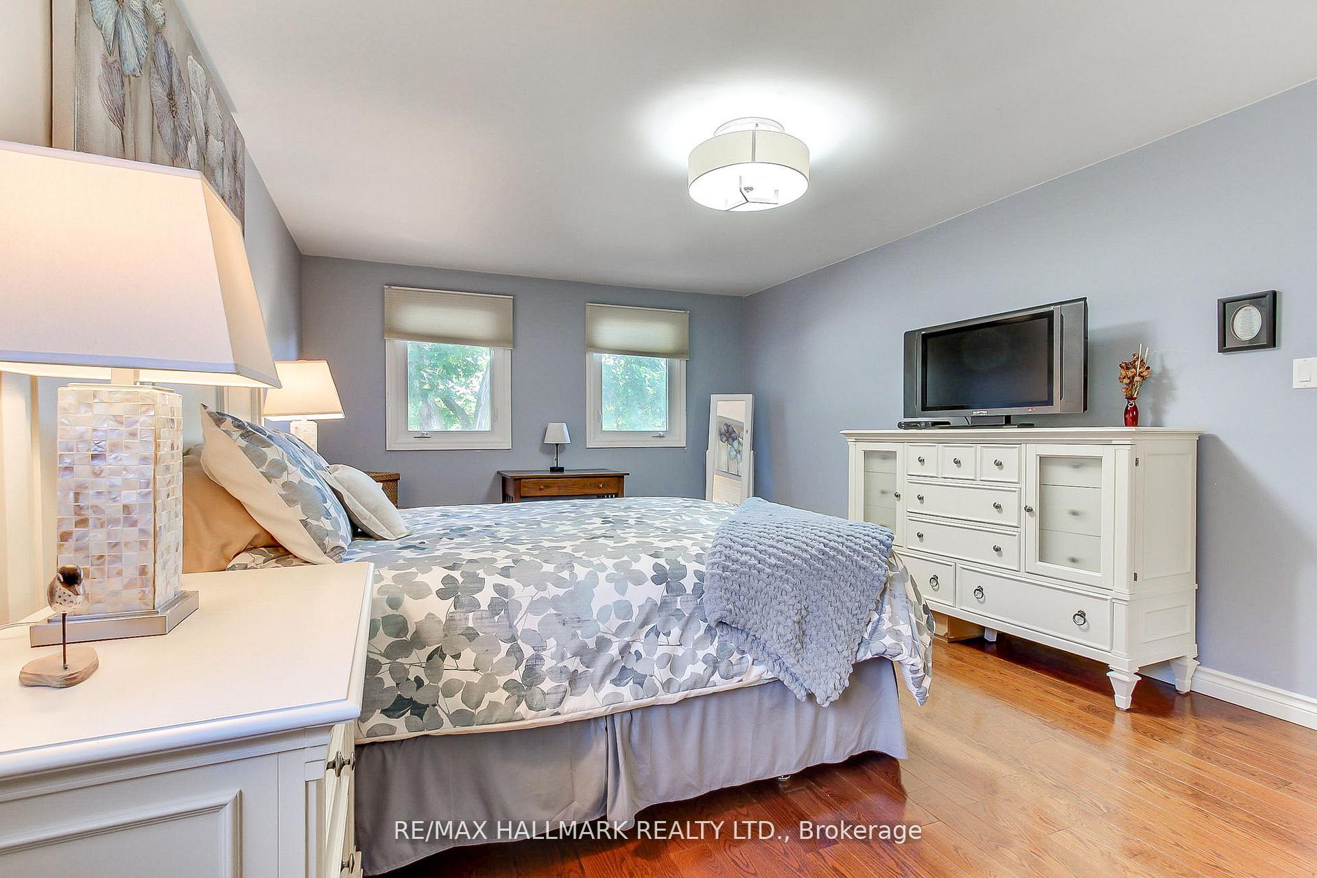Photo 24 of 865 Arnold Crescent, Newmarket, Gorham-College Manor — HOMEH
