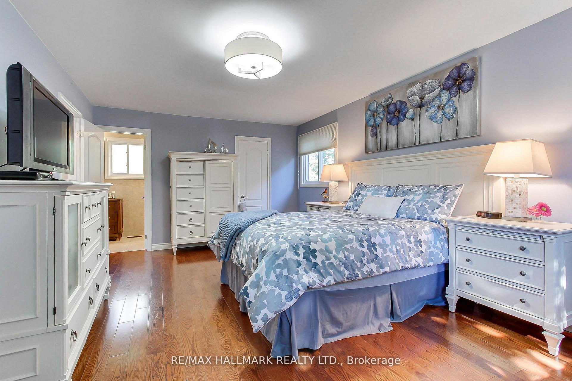 Photo 25 of 865 Arnold Crescent, Newmarket, Gorham-College Manor — HOMEH