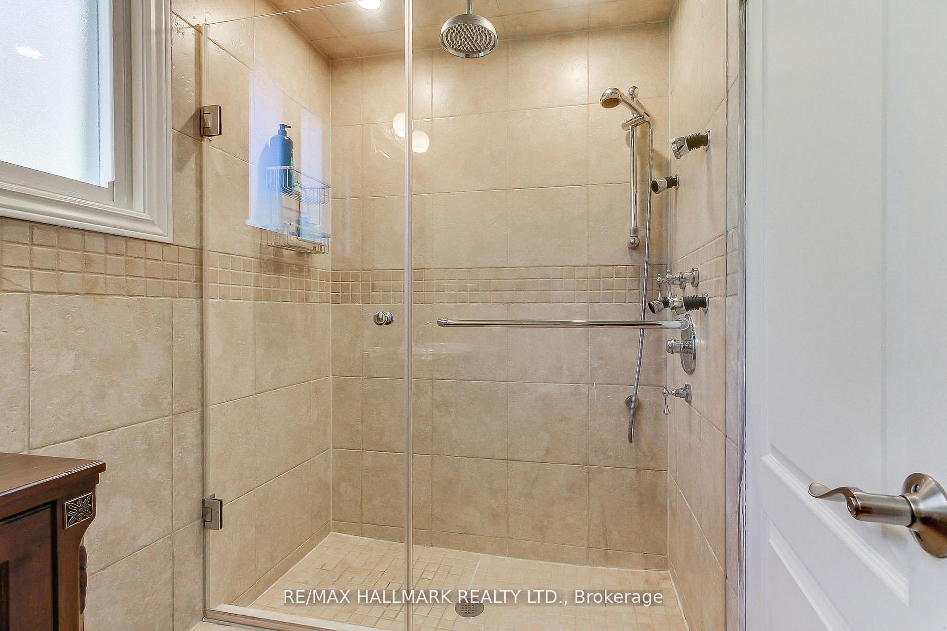 Photo 27 of 865 Arnold Crescent, Newmarket, Gorham-College Manor — HOMEH