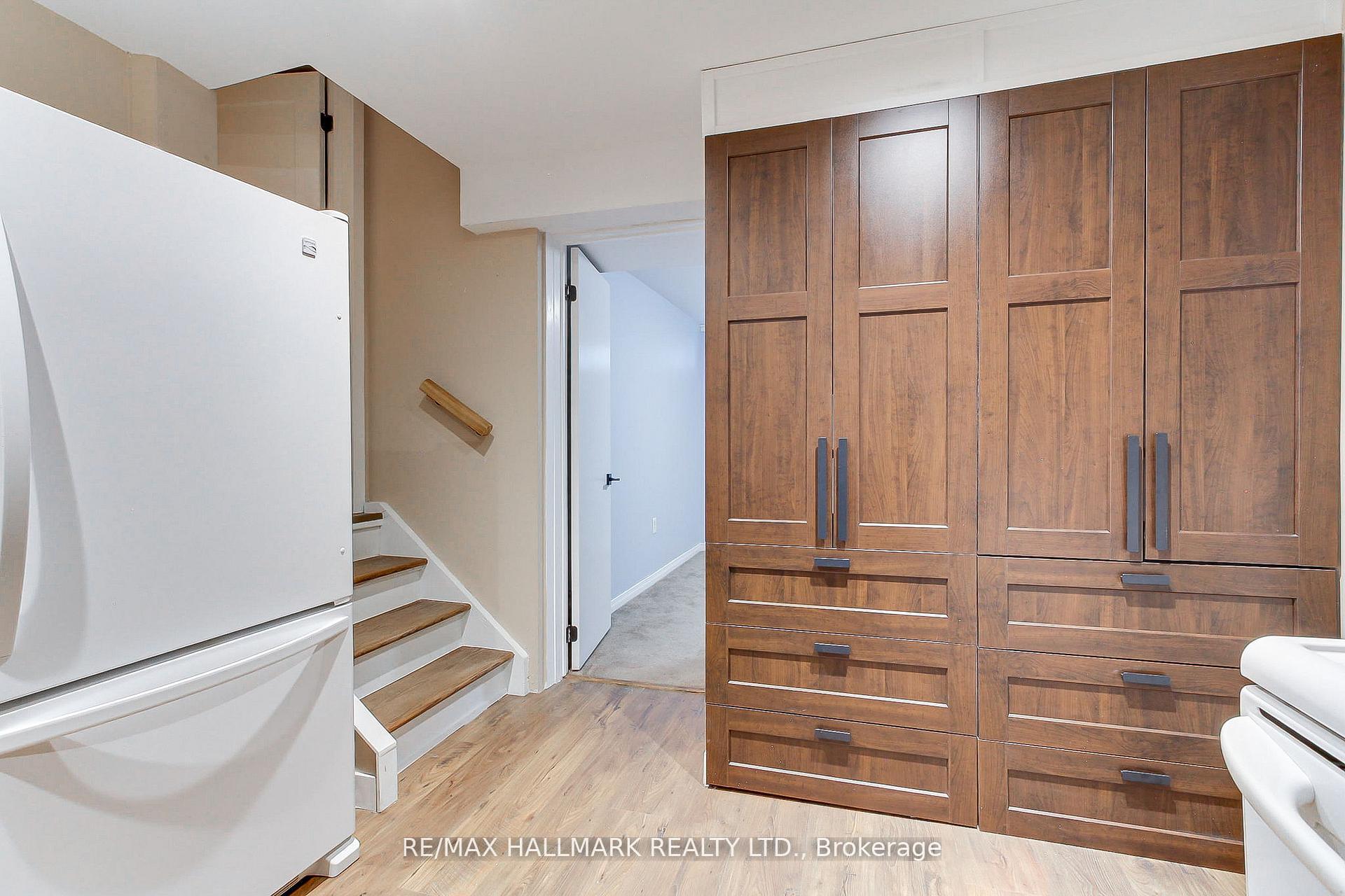 Photo 40 of 865 Arnold Crescent, Newmarket, Gorham-College Manor — HOMEH