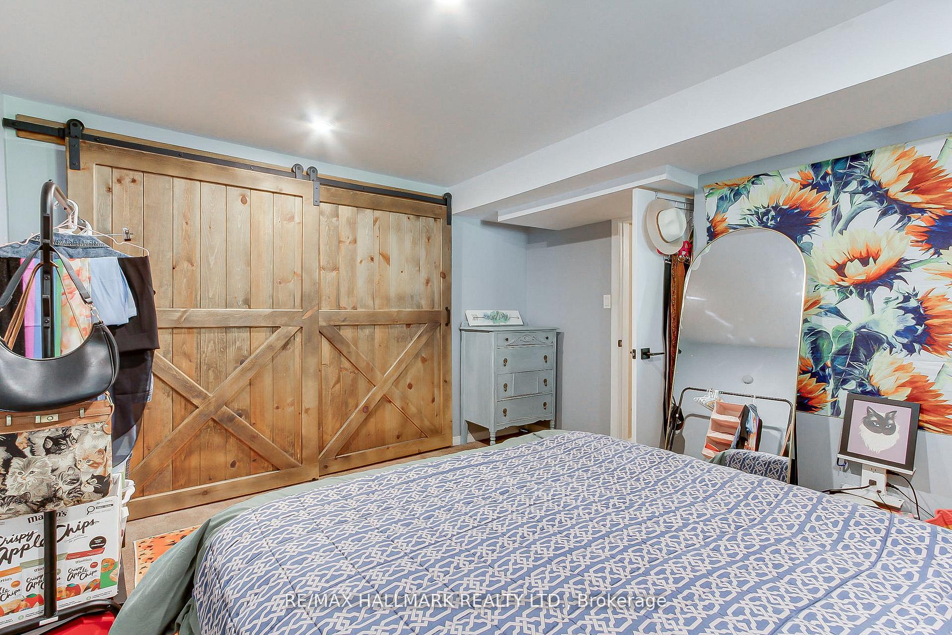 Photo 42 of 865 Arnold Crescent, Newmarket, Gorham-College Manor — HOMEH