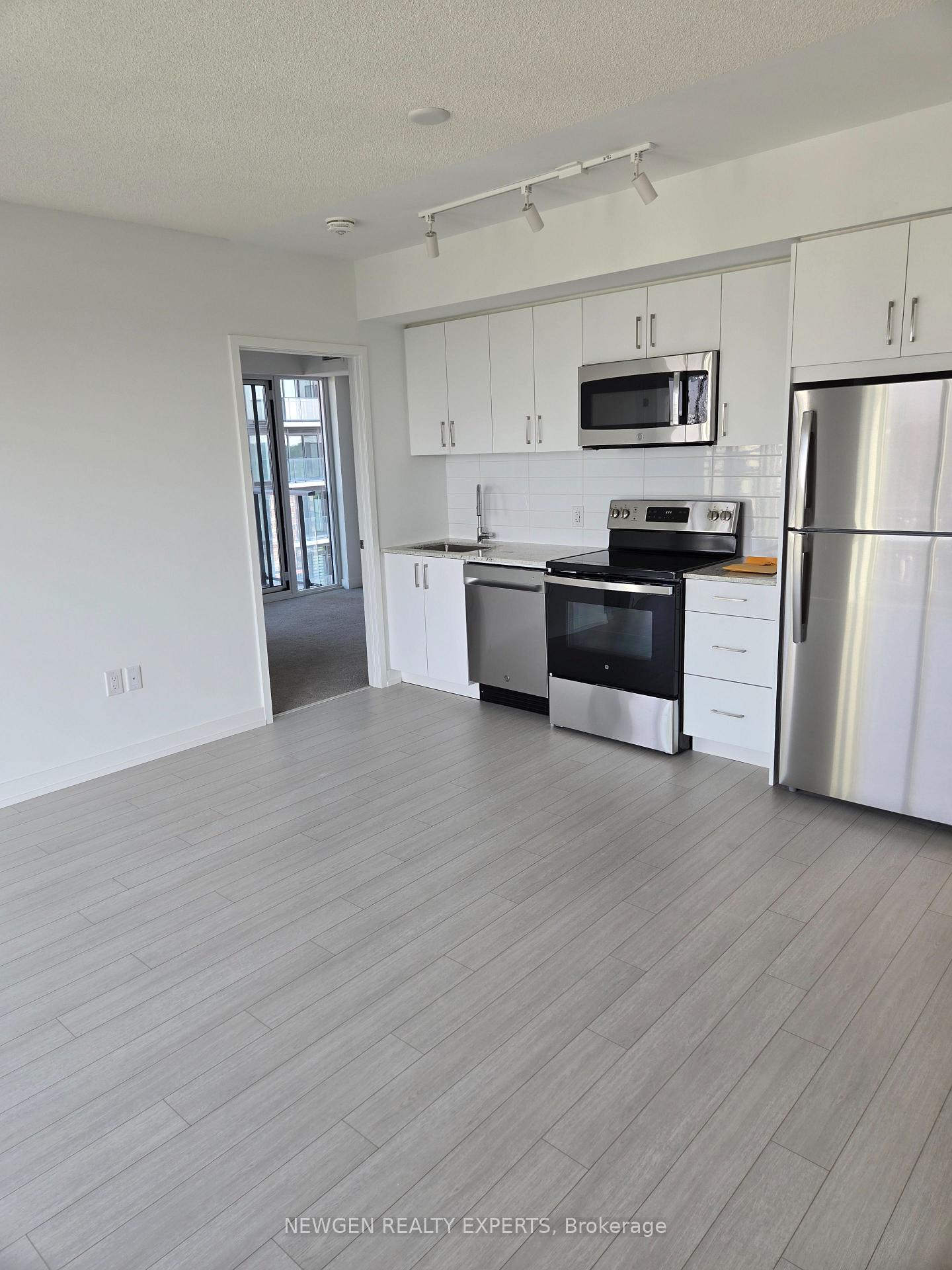 Photo 3 of Unit 1104, 4010 Eglinton Avenue W, Etobicoke, Humber Heights — HOMEH