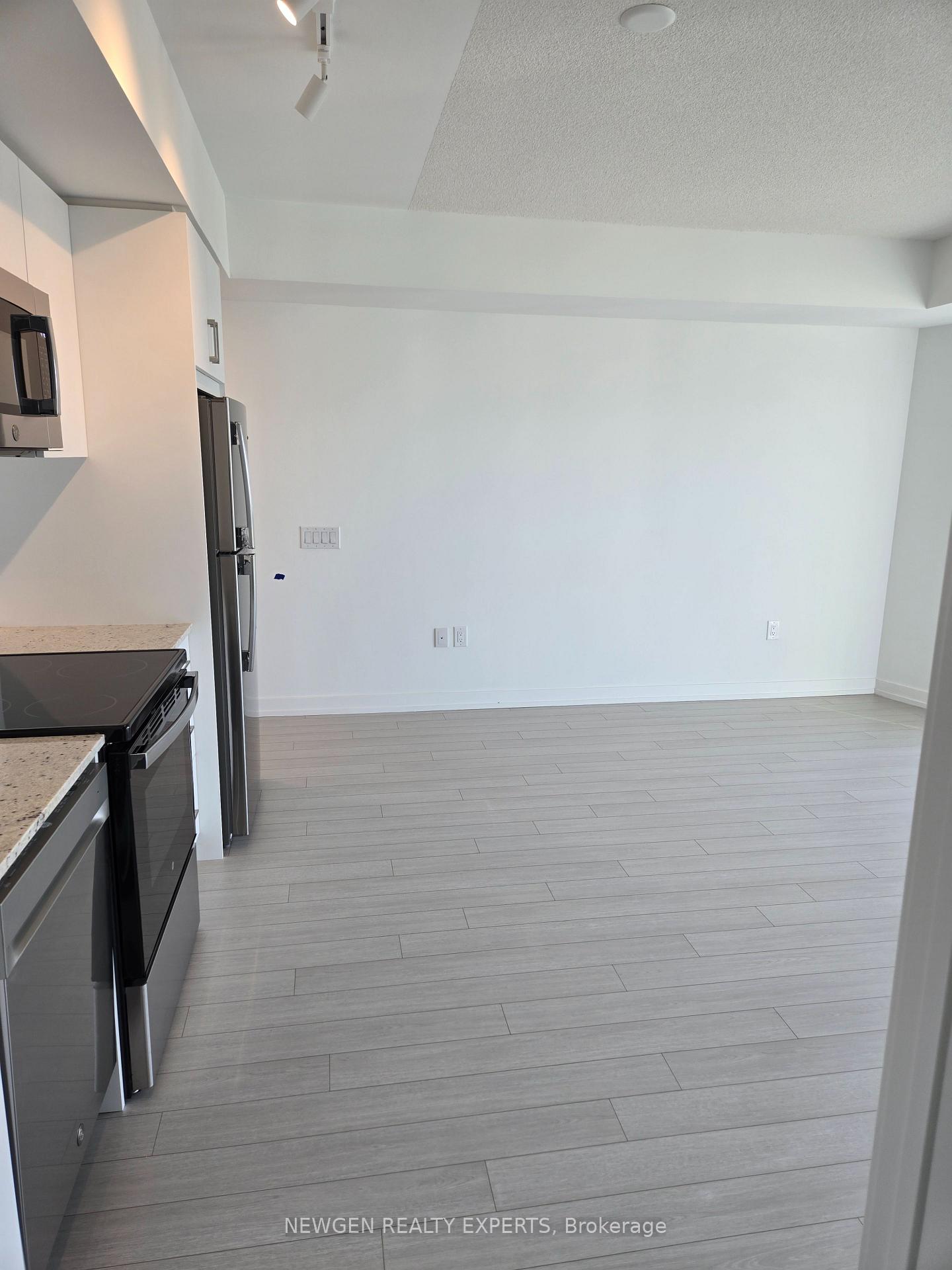 Photo 5 of Unit 1104, 4010 Eglinton Avenue W, Etobicoke, Humber Heights — HOMEH