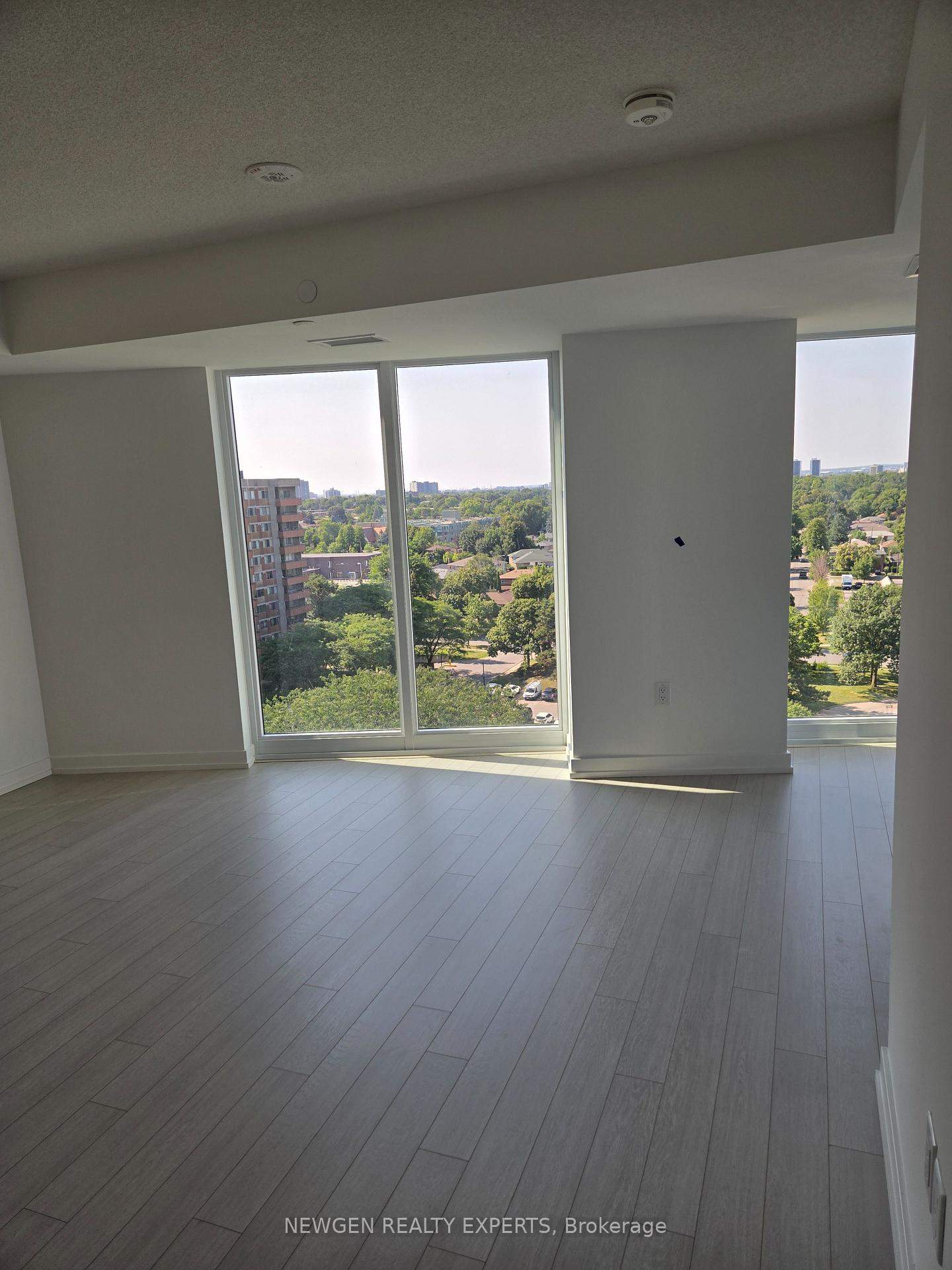 Photo 8 of Unit 1104, 4010 Eglinton Avenue W, Etobicoke, Humber Heights — HOMEH