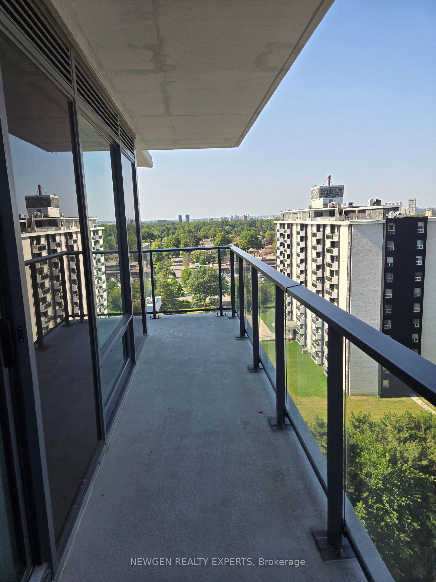 Photo 11 of Unit 1104, 4010 Eglinton Avenue W, Etobicoke, Humber Heights — HOMEH