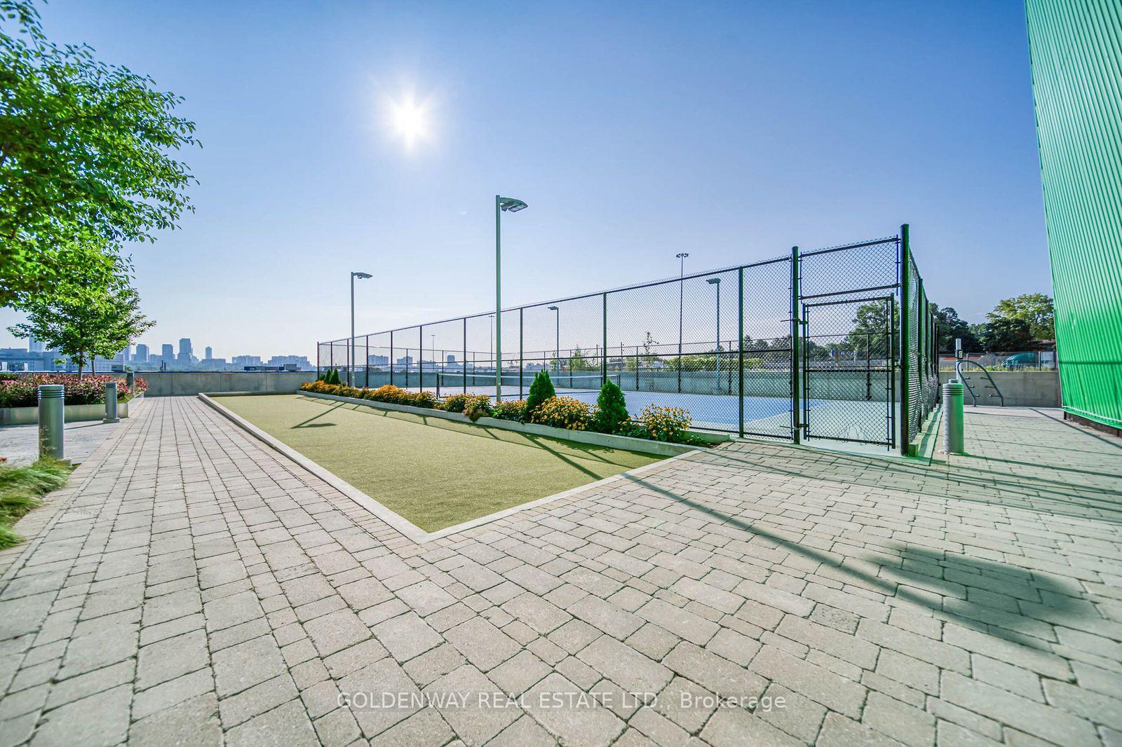 Photo 13 of 85 McMahon Drive, North York, Bayview Village — HOMEH