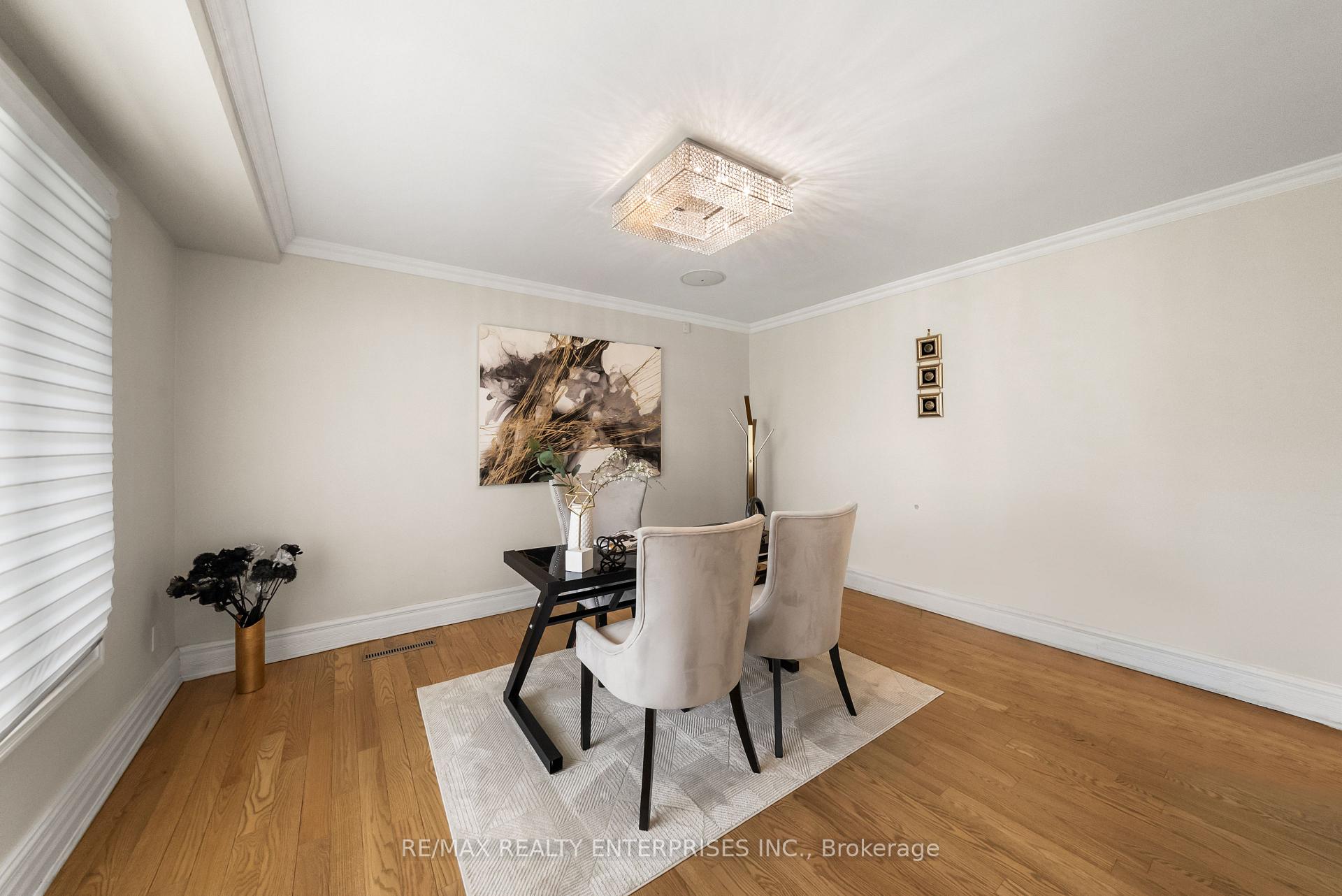 Photo 13 of 2154 Oneida Crescent, Mississauga, Erindale — HOMEH