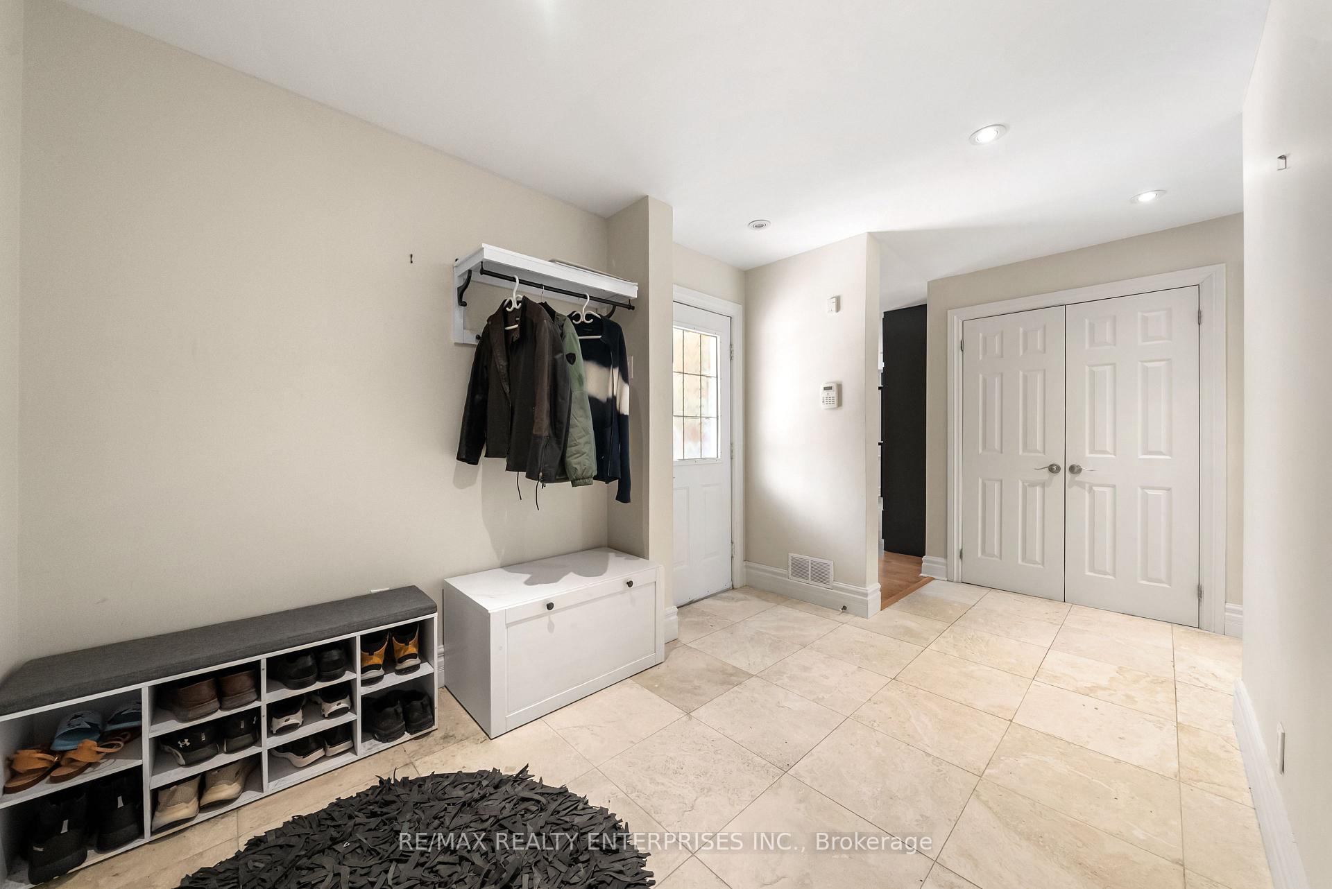 Photo 37 of 2154 Oneida Crescent, Mississauga, Erindale — HOMEH