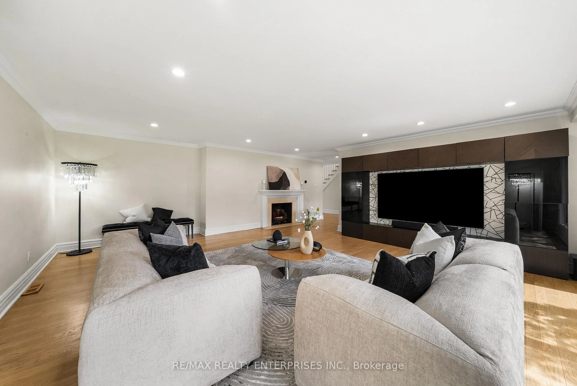 Photo 34 of 2154 Oneida Crescent, Mississauga, Erindale — HOMEH