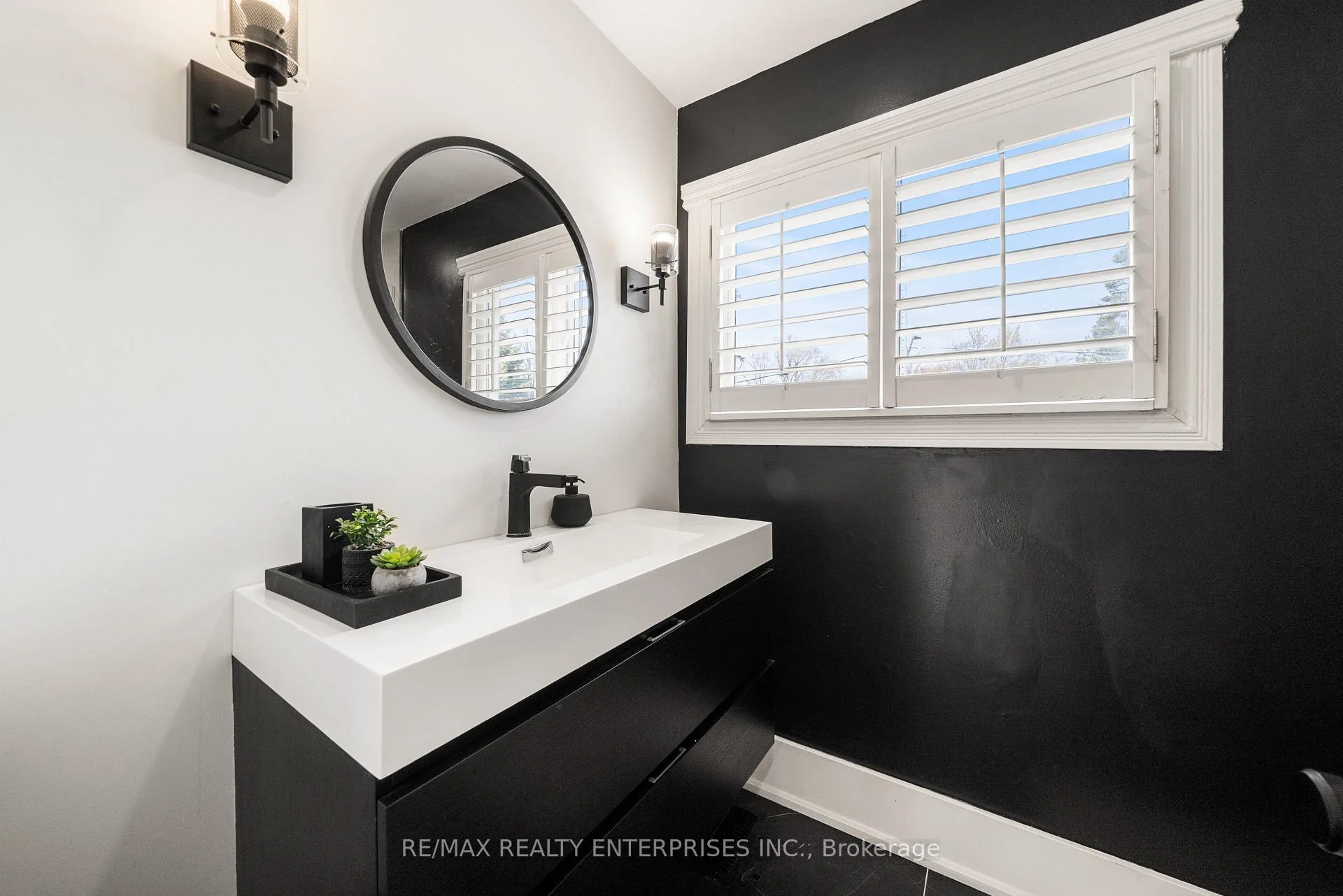 Photo 66 of 2154 Oneida Crescent, Mississauga, Erindale — HOMEH