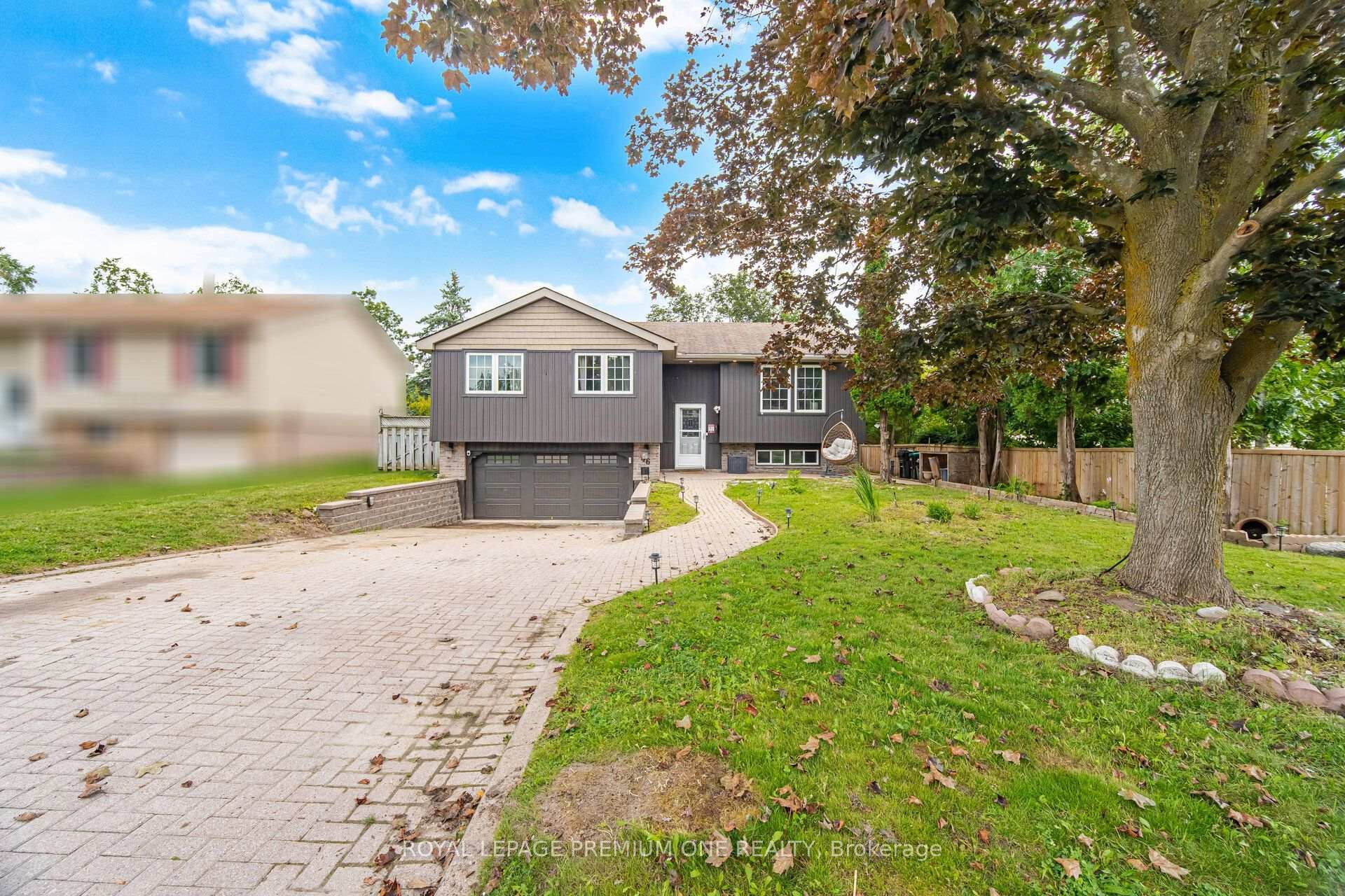 Photo 2 of 46 Lillian Crescent, Barrie, Sunnidale — HOMEH