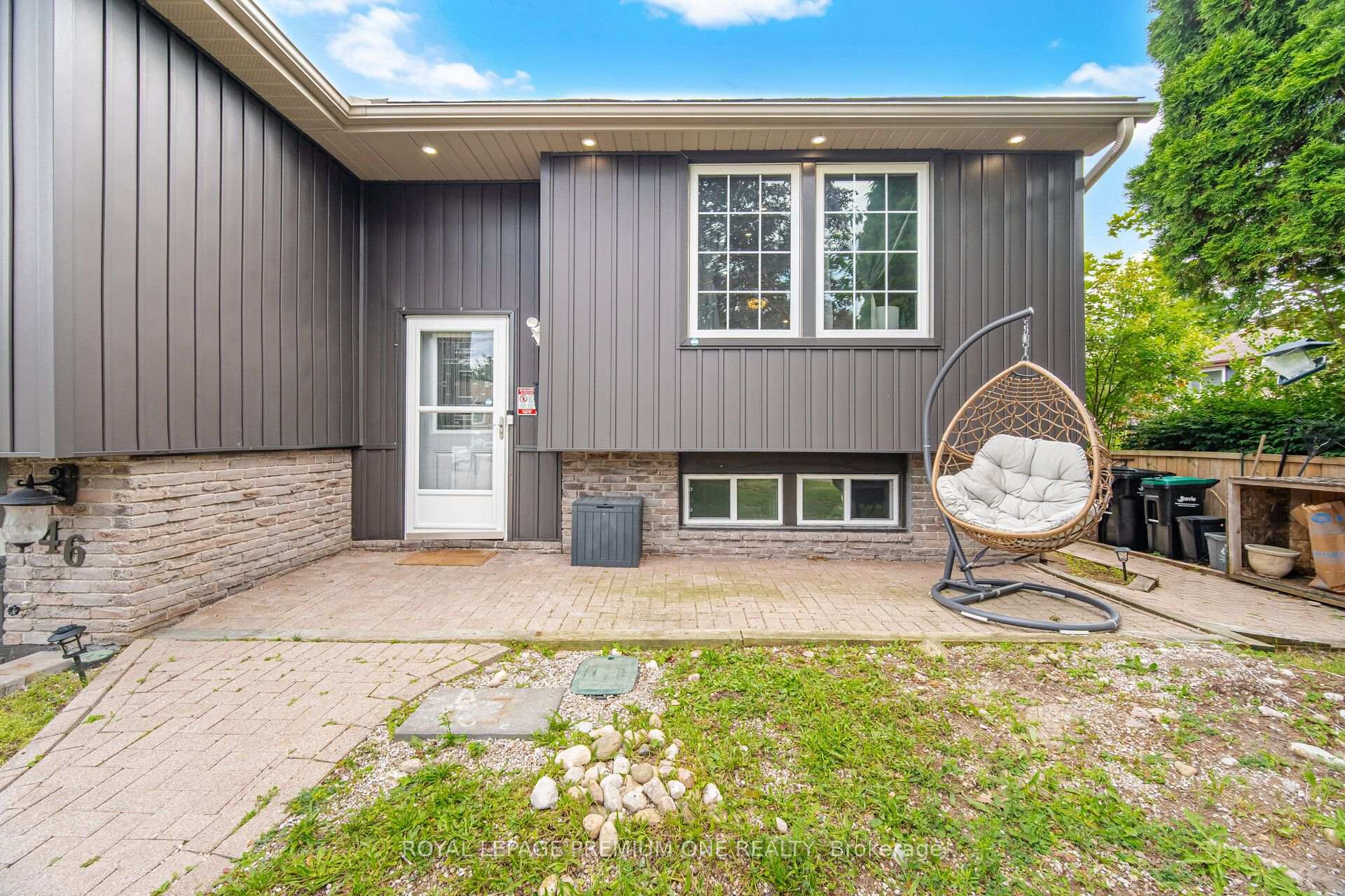 Photo 6 of 46 Lillian Crescent, Barrie, Sunnidale — HOMEH