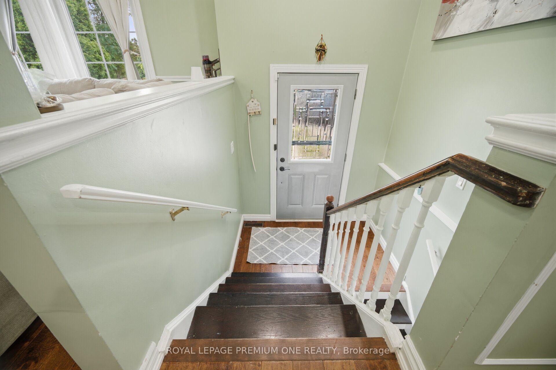 Photo 7 of 46 Lillian Crescent, Barrie, Sunnidale — HOMEH