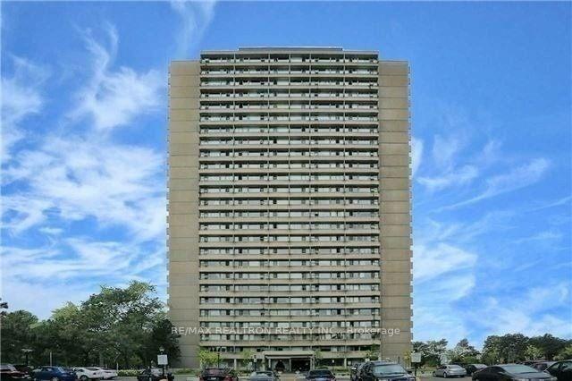 Front of Unit 1001, 735 Don Mills Road