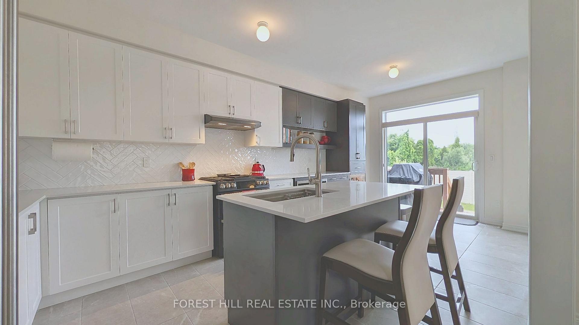 Photo 11 of 1362 Davis Loop, Innisfil, Lefroy — HOMEH