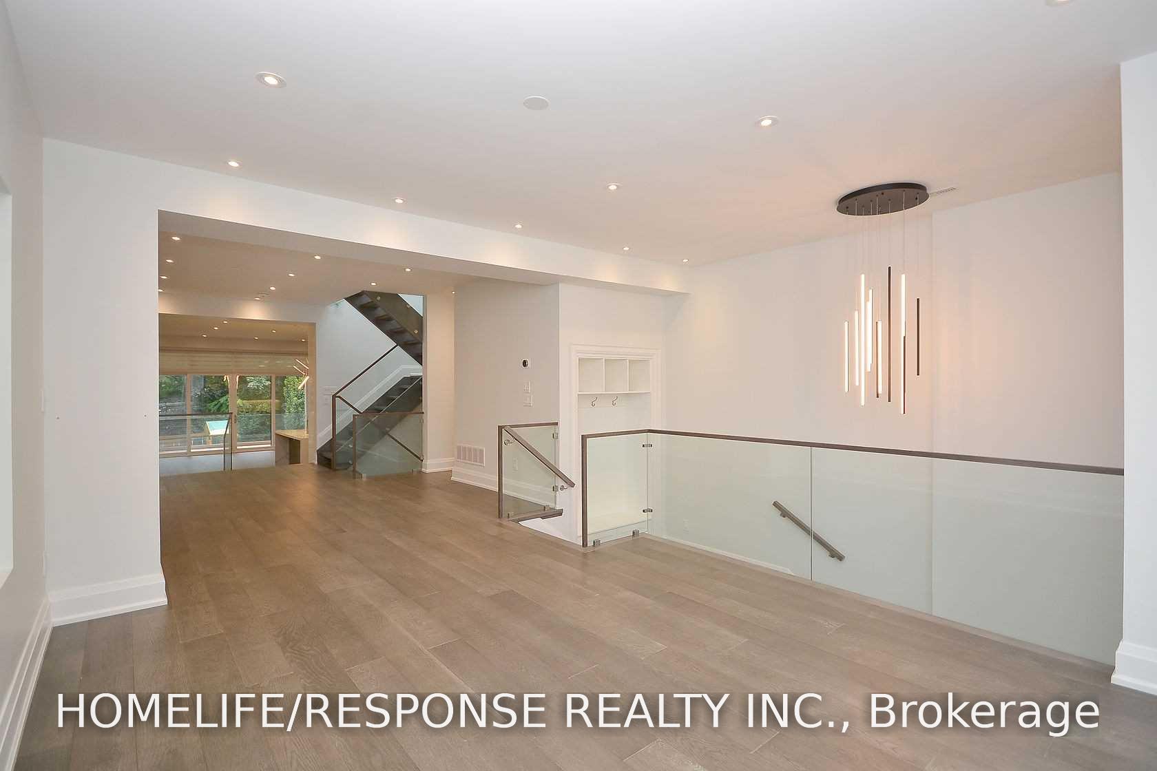Photo 5 of 14B Pine Avenue N, Mississauga, Port Credit — HOMEH