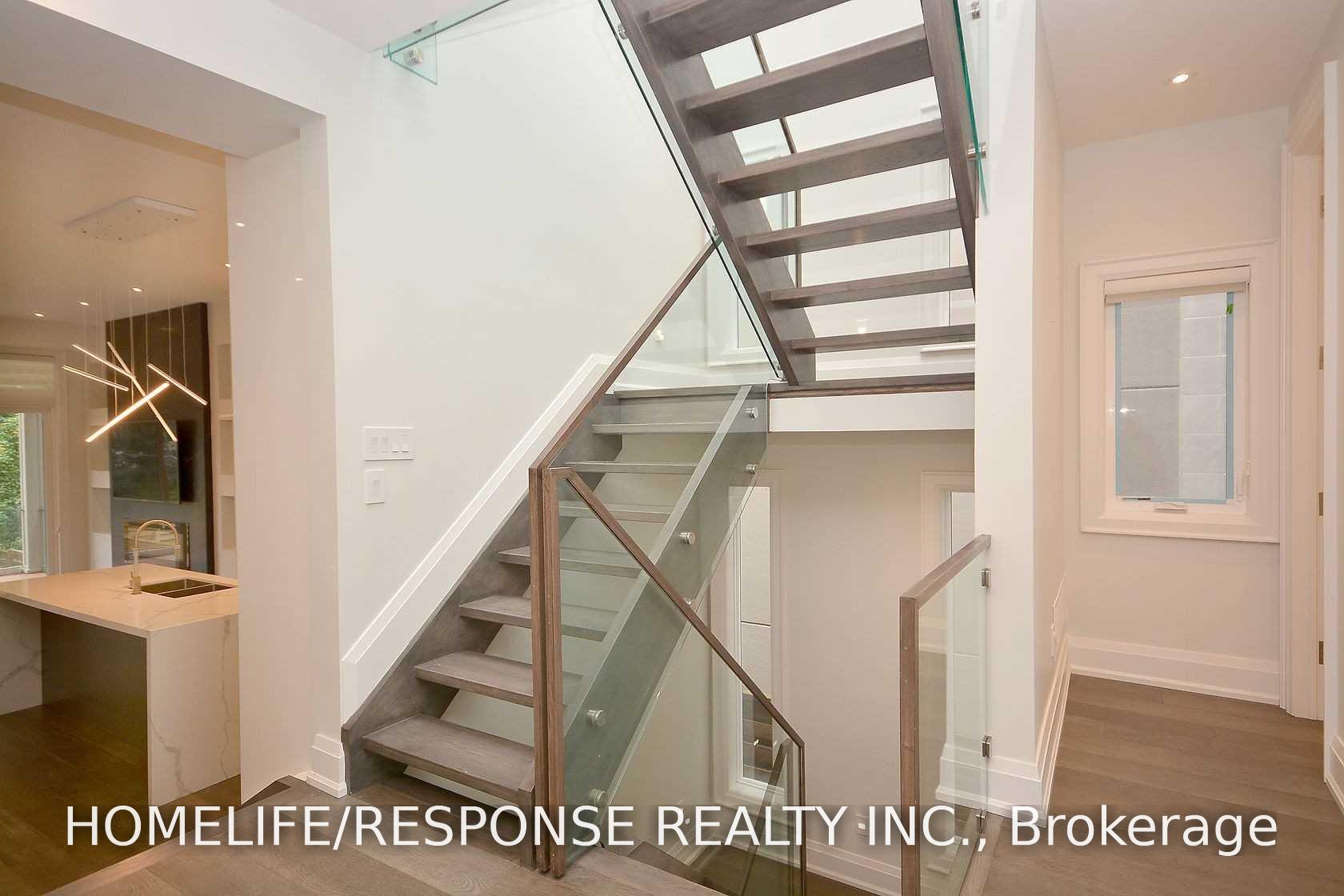 Photo 13 of 14B Pine Avenue N, Mississauga, Port Credit — HOMEH