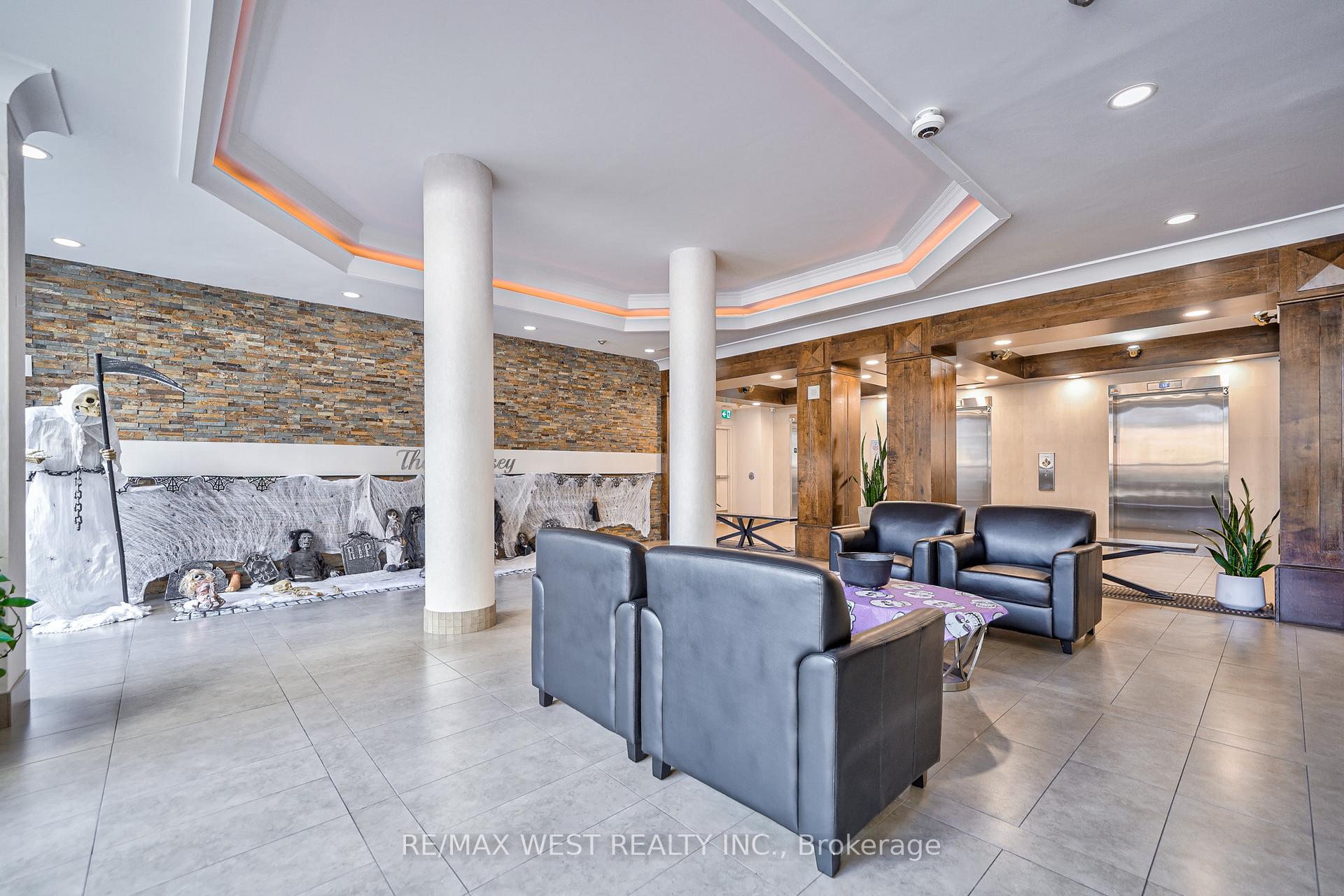 Photo 5 of Unit 503, 250 Webb Drive, Mississauga, City Centre — HOMEH