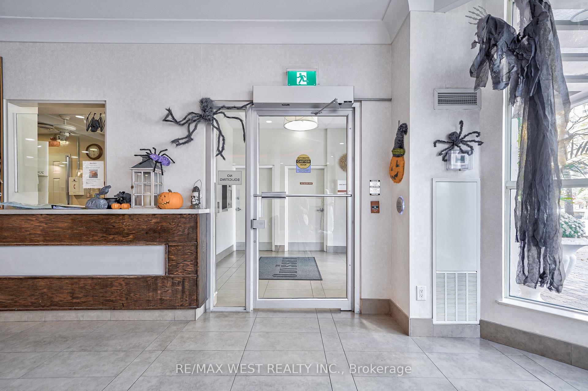Photo 8 of Unit 503, 250 Webb Drive, Mississauga, City Centre — HOMEH