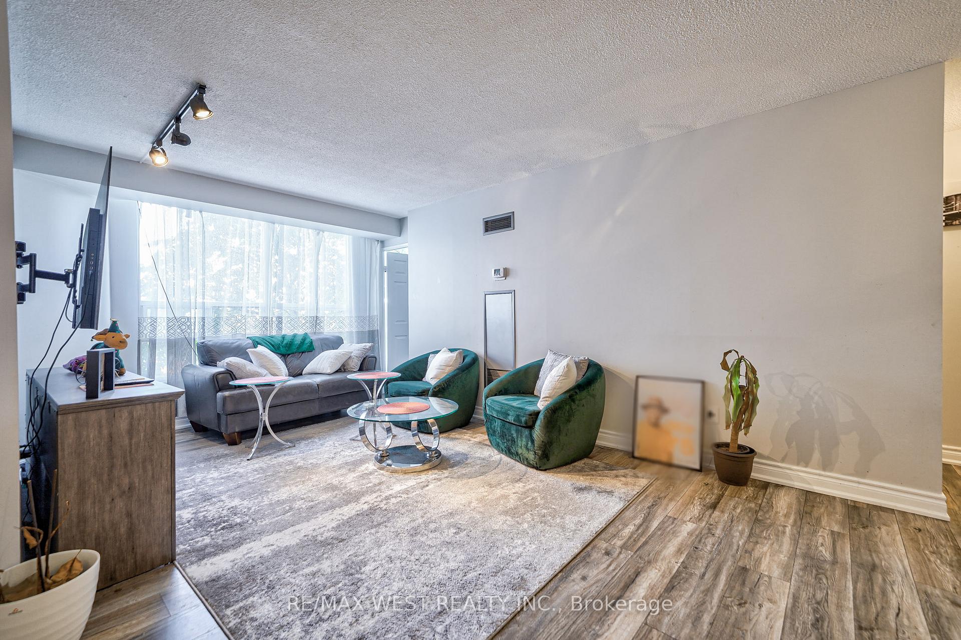 Photo 13 of Unit 503, 250 Webb Drive, Mississauga, City Centre — HOMEH