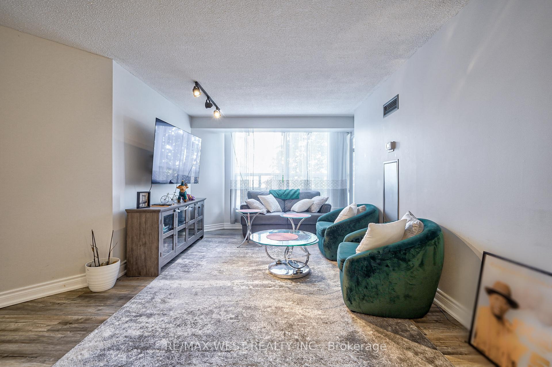 Photo 14 of Unit 503, 250 Webb Drive, Mississauga, City Centre — HOMEH