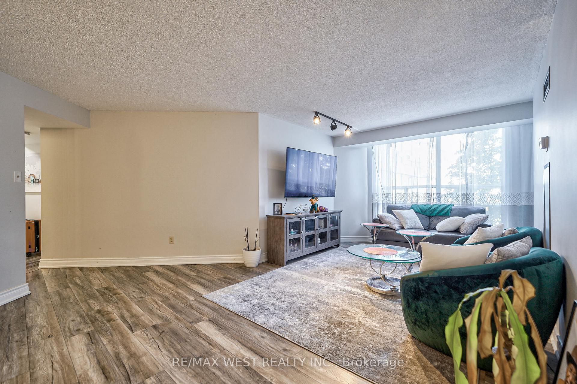 Photo 15 of Unit 503, 250 Webb Drive, Mississauga, City Centre — HOMEH