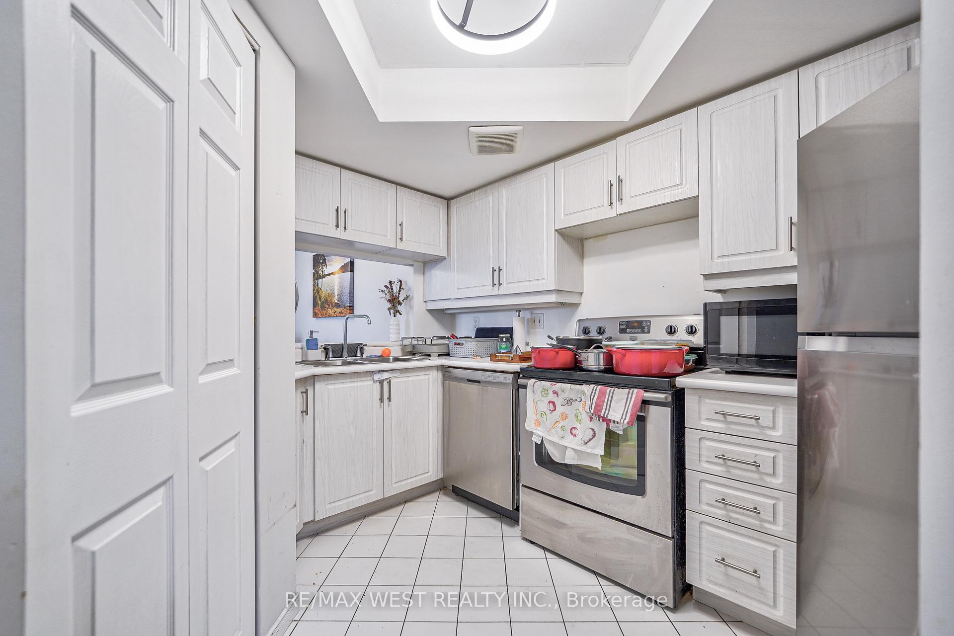 Photo 21 of Unit 503, 250 Webb Drive, Mississauga, City Centre — HOMEH