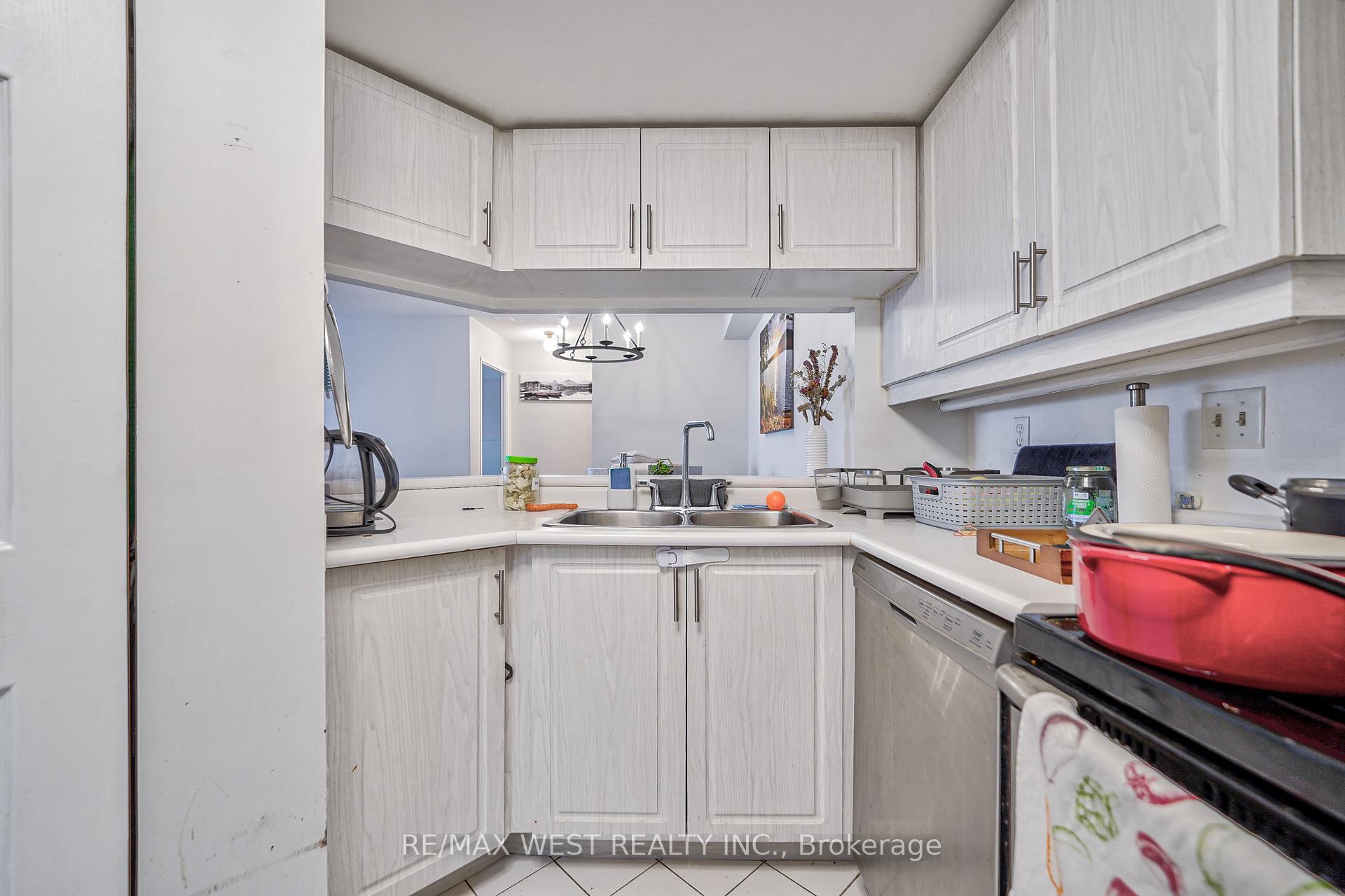 Photo 22 of Unit 503, 250 Webb Drive, Mississauga, City Centre — HOMEH