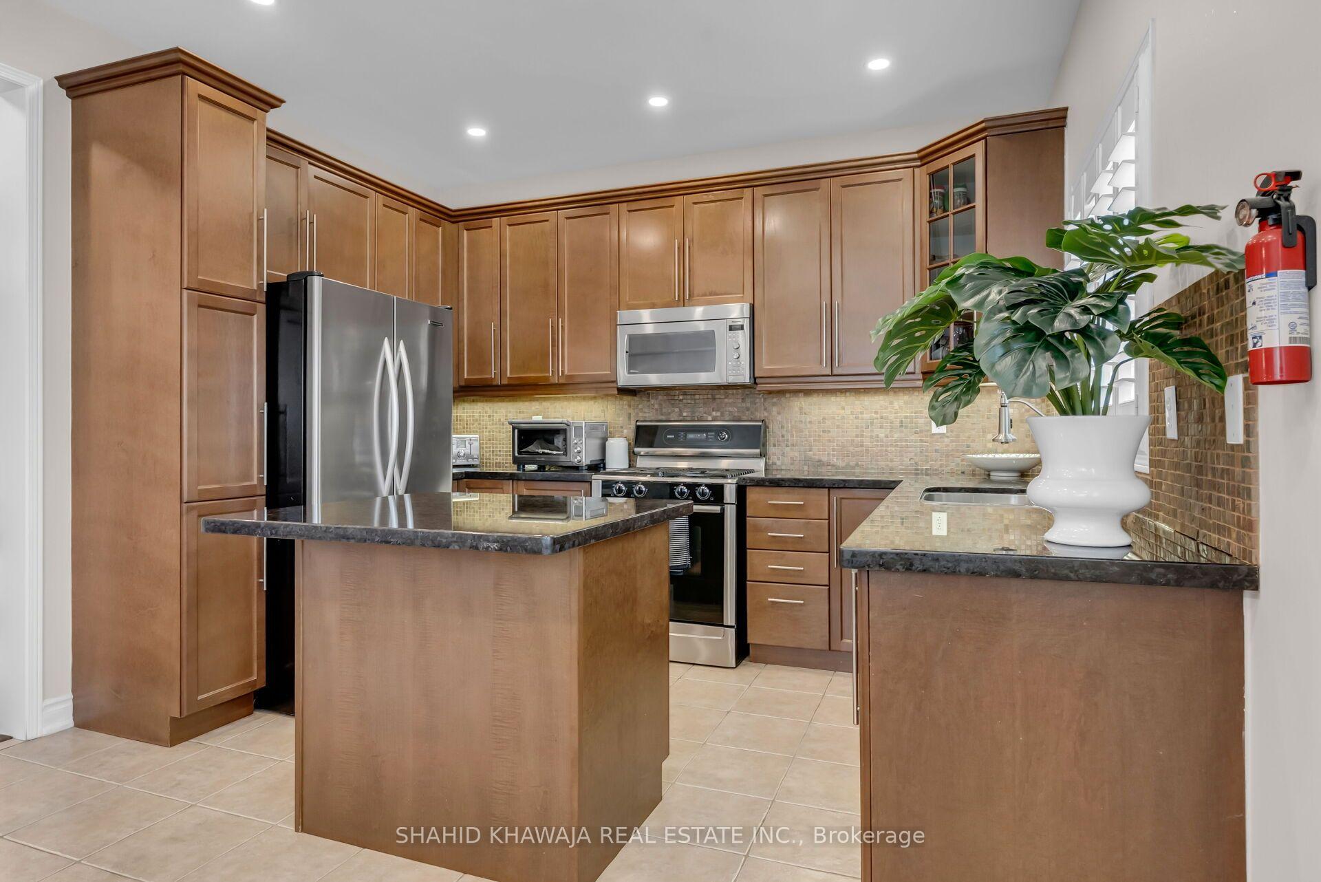Photo 13 of 1078 Easterbrook Crescent, Milton, Coates — HOMEH