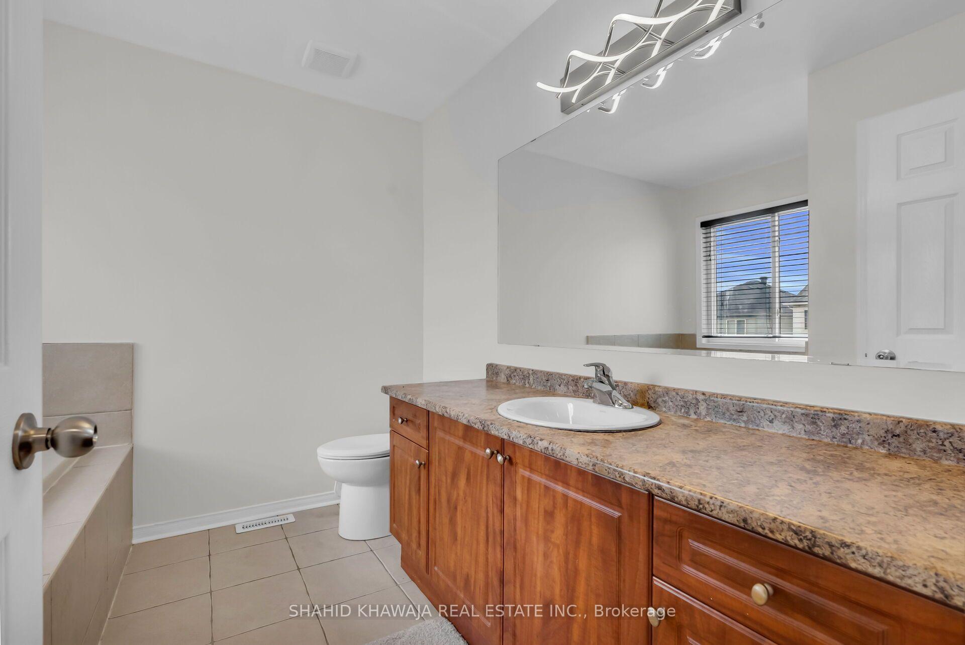 Photo 20 of 1078 Easterbrook Crescent, Milton, Coates — HOMEH