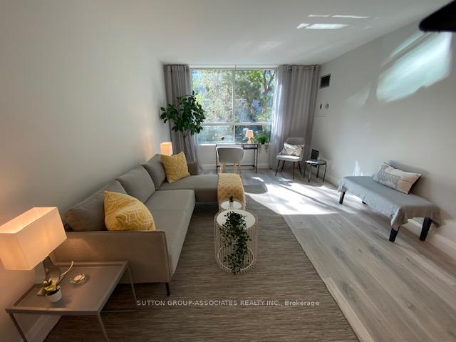Front of Unit 327, 95 Prince Arthur Avenue