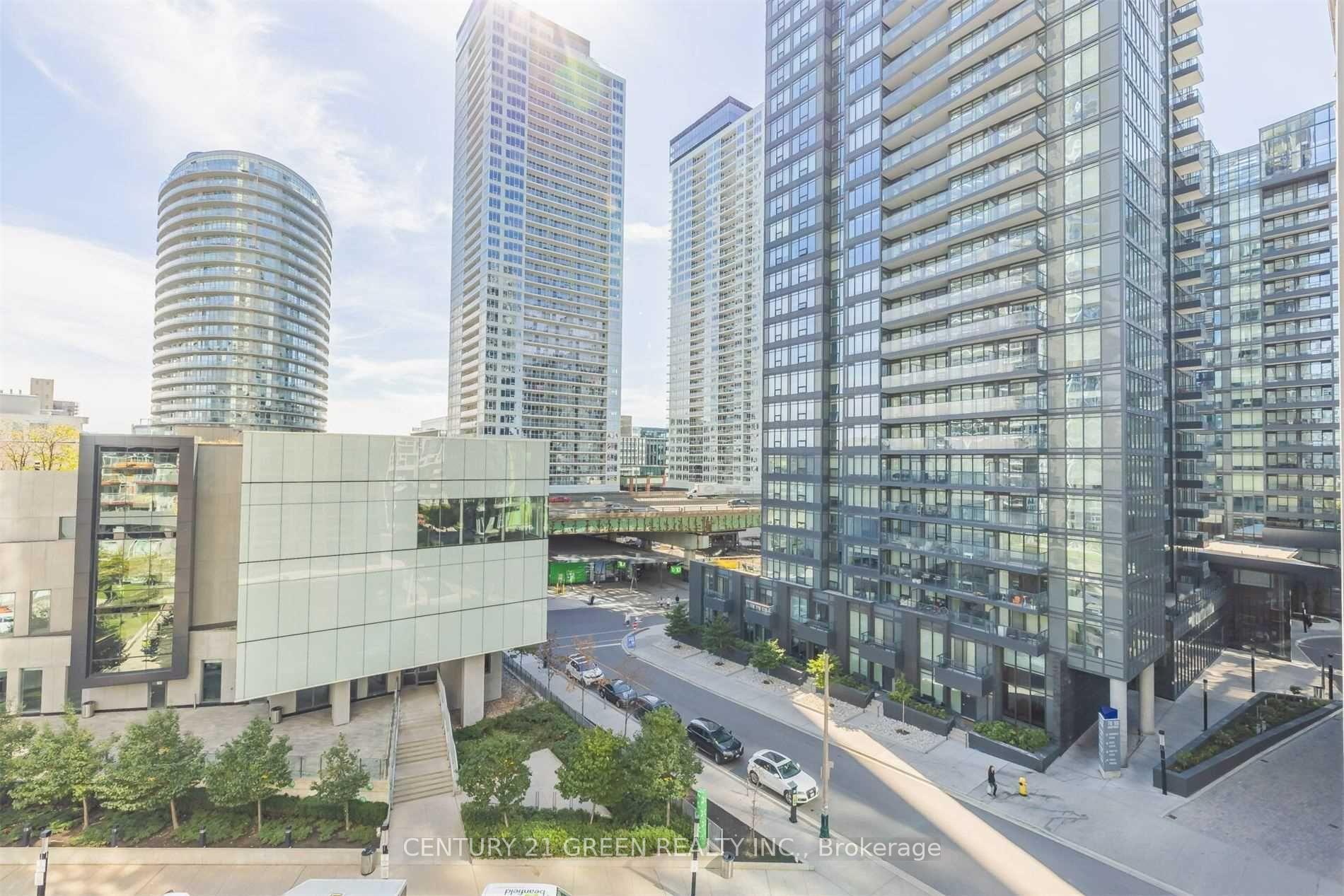 Photo 2 of Unit 705, 85 Queens Wharf Road, Toronto, Waterfront Communities — HOMEH