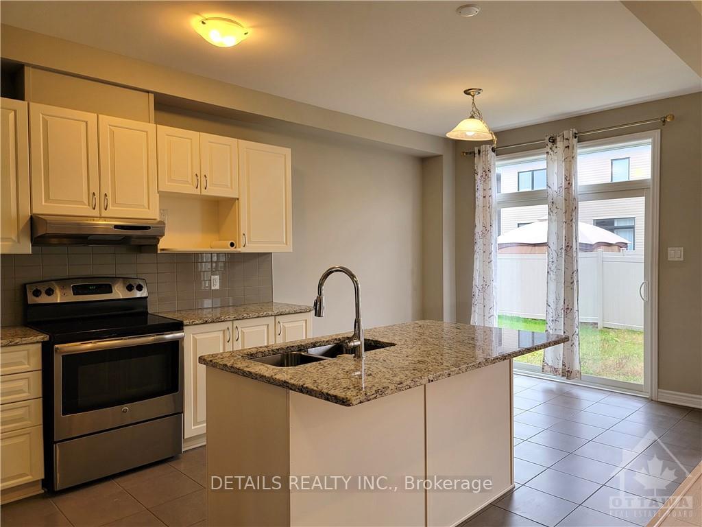 Photo 10 of 251 Saddleback Crescent, Ottawa, Kanata - Kanata Lakes/Heritage Hills — HOMEH