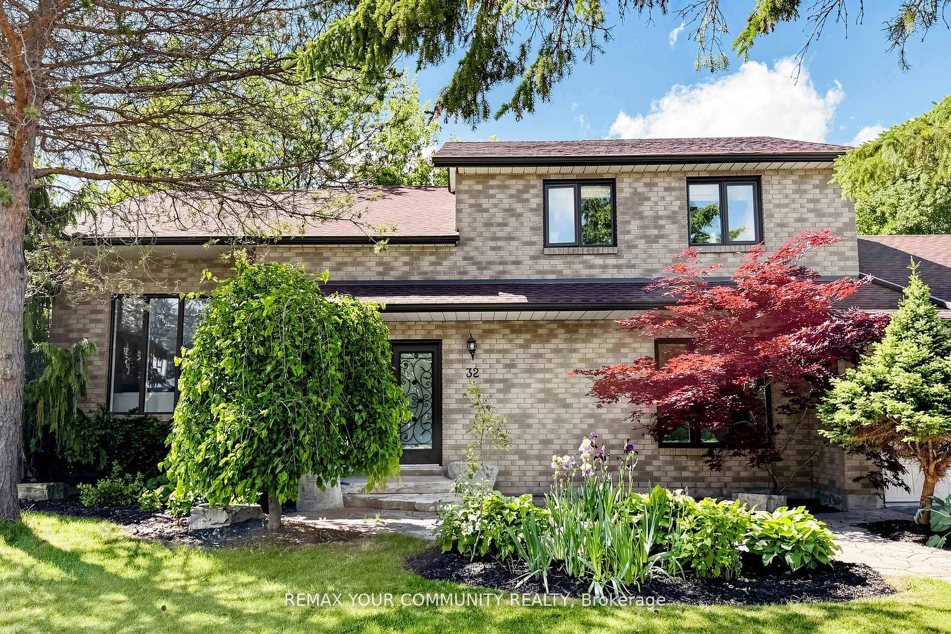 Photo 3 of 32 Brawton Drive N, Caledon, Palgrave — HOMEH