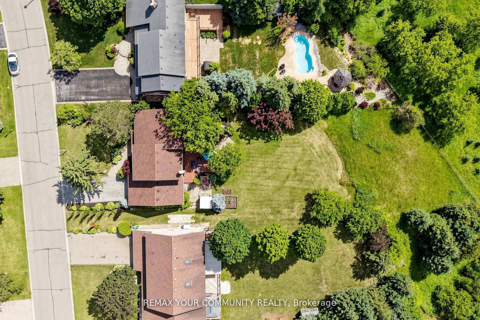 Photo 5 of 32 Brawton Drive N, Caledon, Palgrave — HOMEH