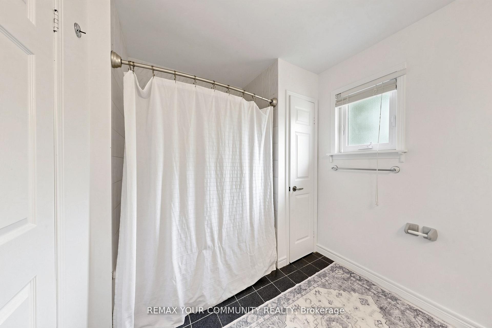 Photo 31 of 32 Brawton Drive N, Caledon, Palgrave — HOMEH