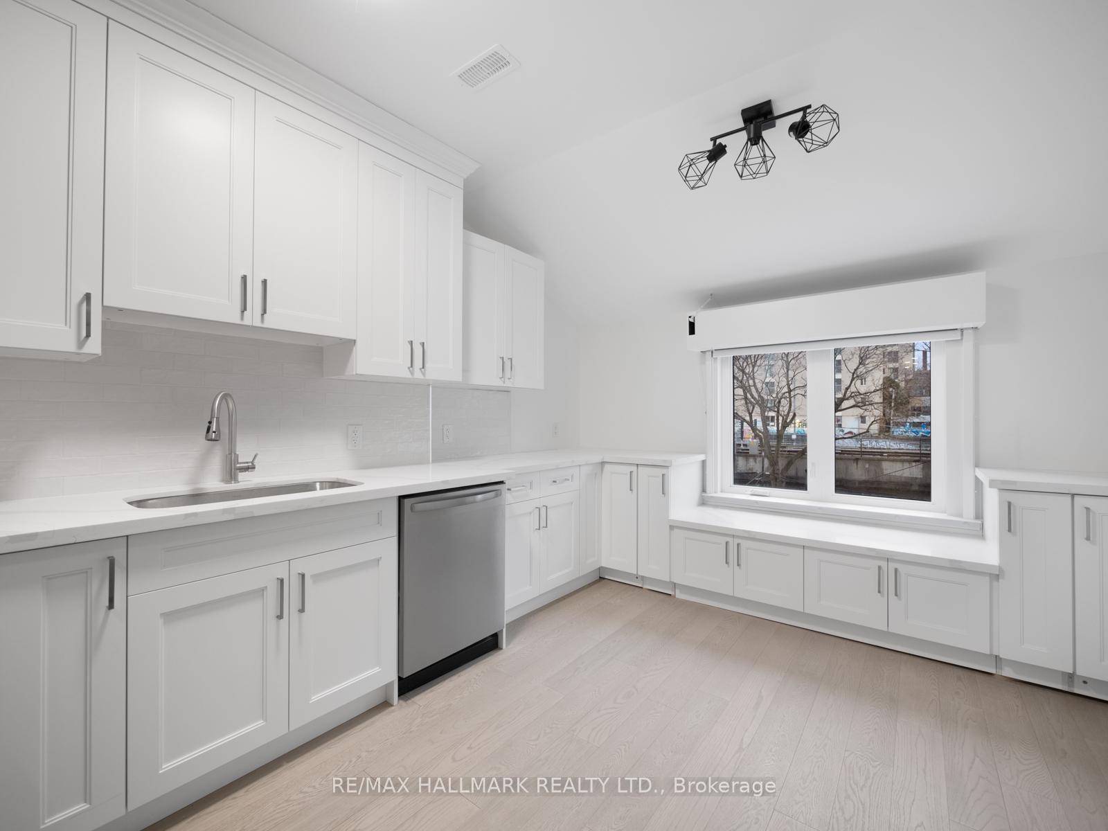 Photo 8 of Unit Unit 3, 547 Indian Road, Toronto, High Park North — HOMEH