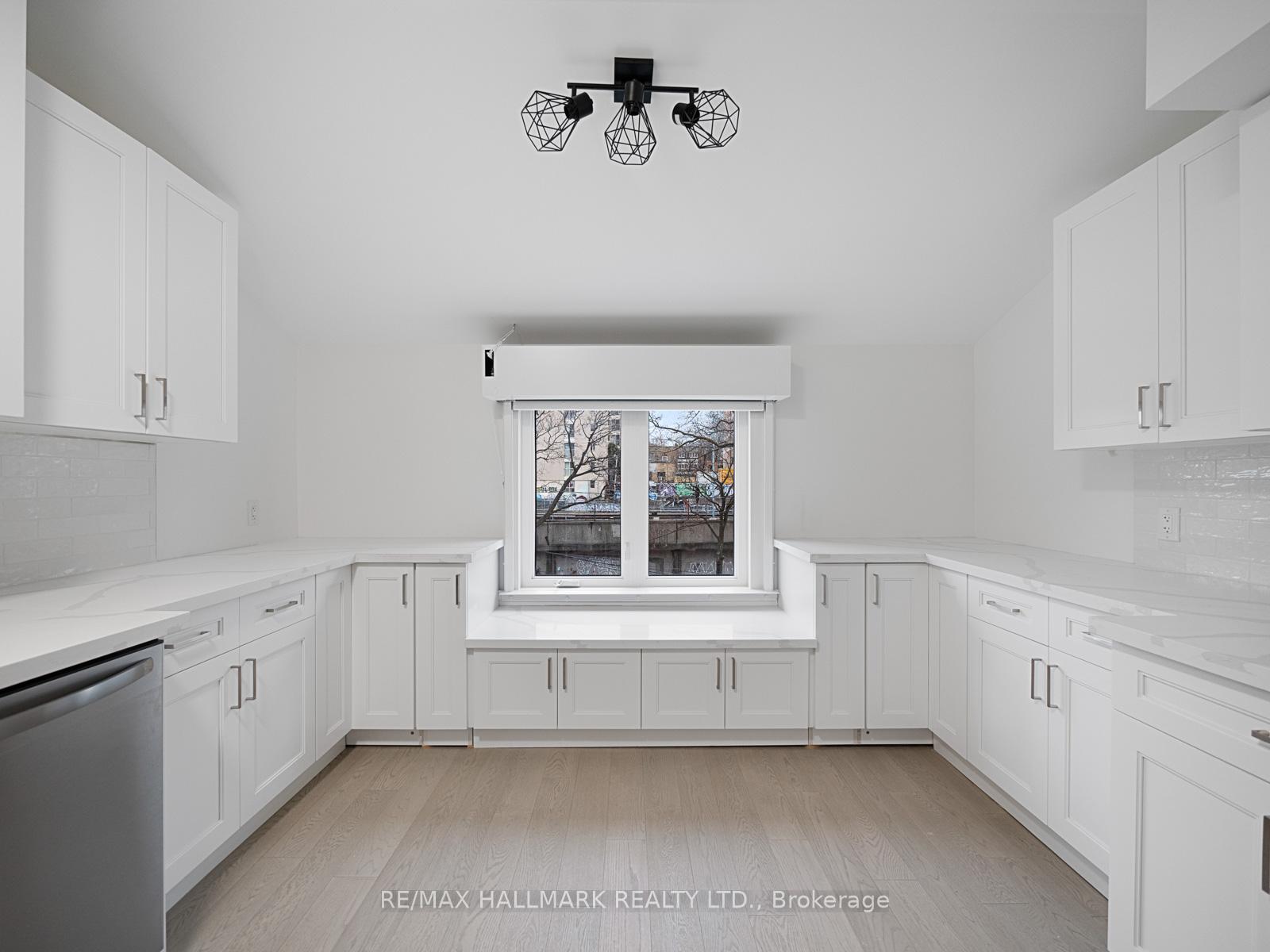Photo 9 of Unit Unit 3, 547 Indian Road, Toronto, High Park North — HOMEH