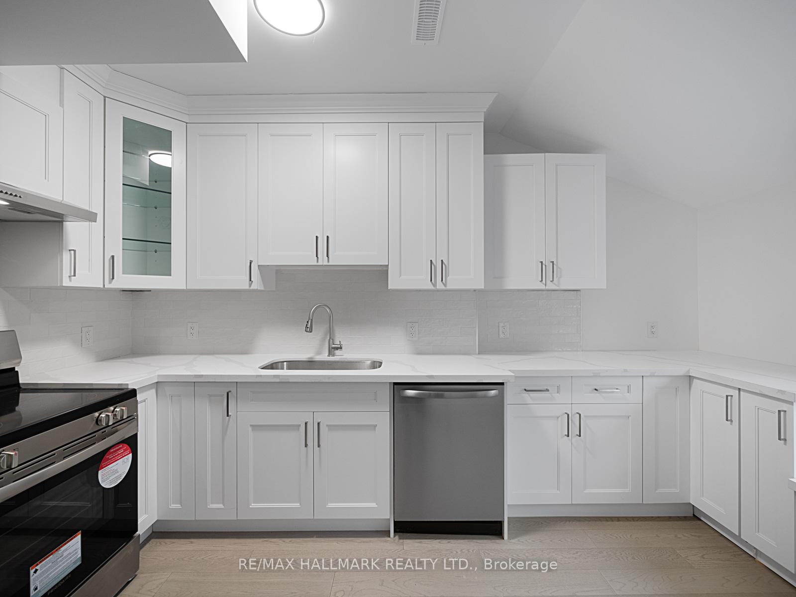 Photo 10 of Unit Unit 3, 547 Indian Road, Toronto, High Park North — HOMEH