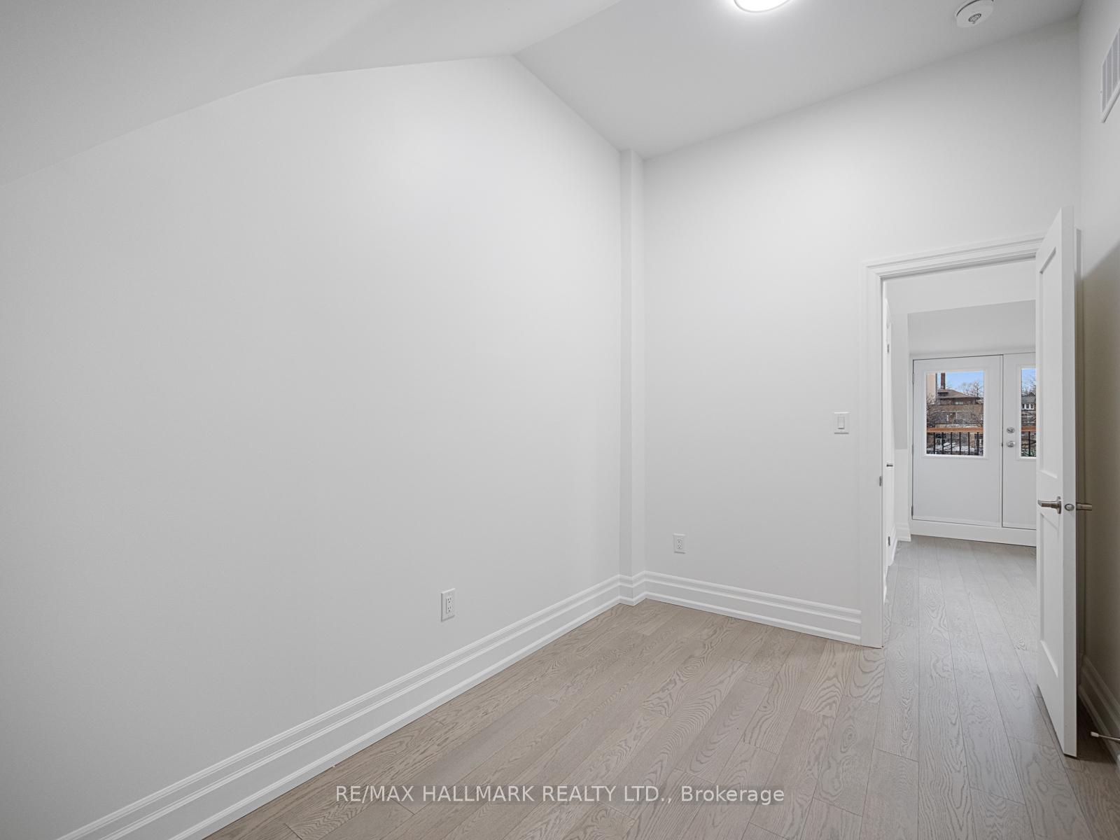 Photo 28 of Unit Unit 3, 547 Indian Road, Toronto, High Park North — HOMEH