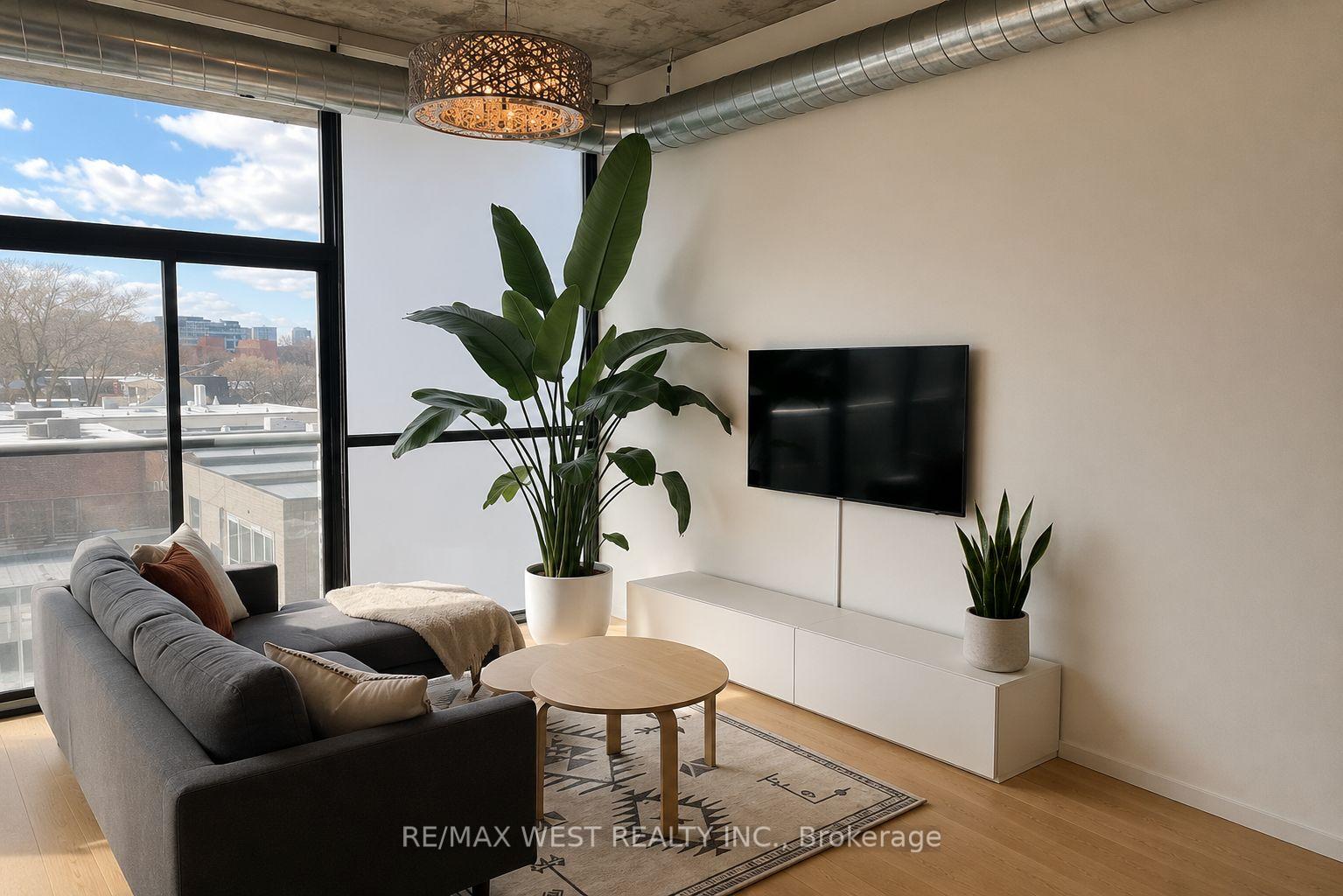 Photo 3 of Unit 401, 60 Bathurst Street, Toronto, Niagara — HOMEH