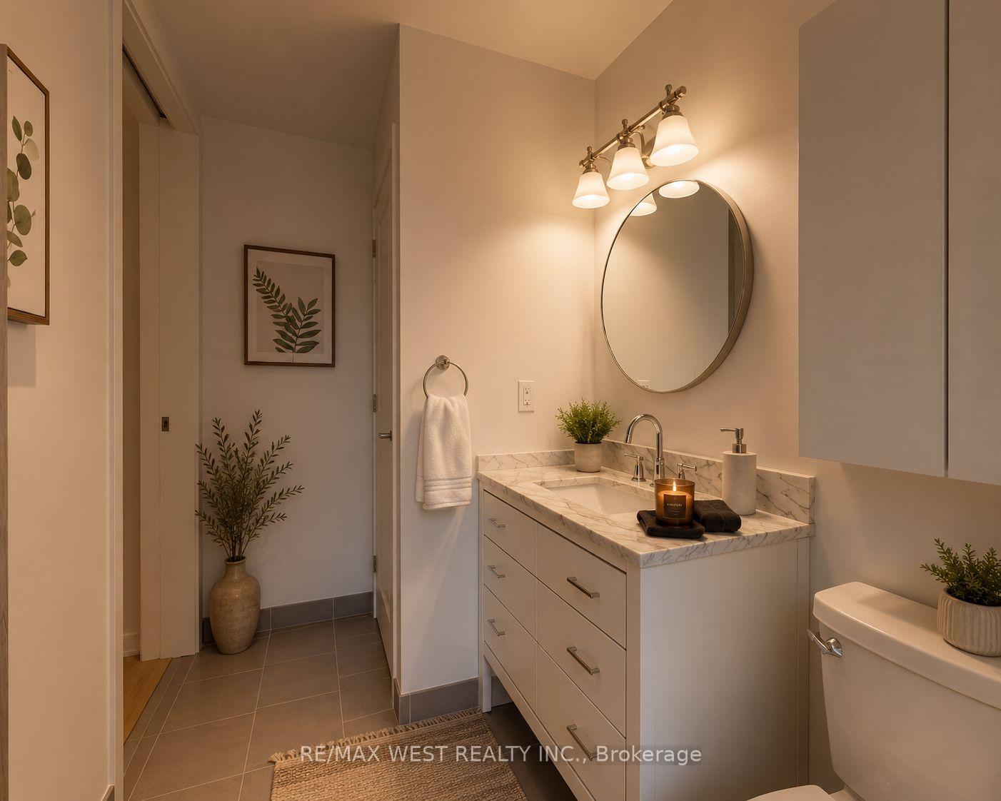 Photo 7 of Unit 401, 60 Bathurst Street, Toronto, Niagara — HOMEH