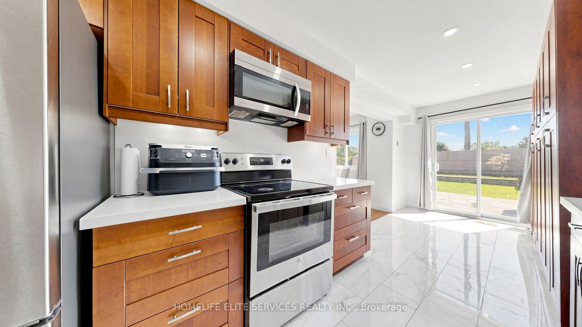 Photo 8 of 54 Fearn Crescent, Ajax, Central West — HOMEH
